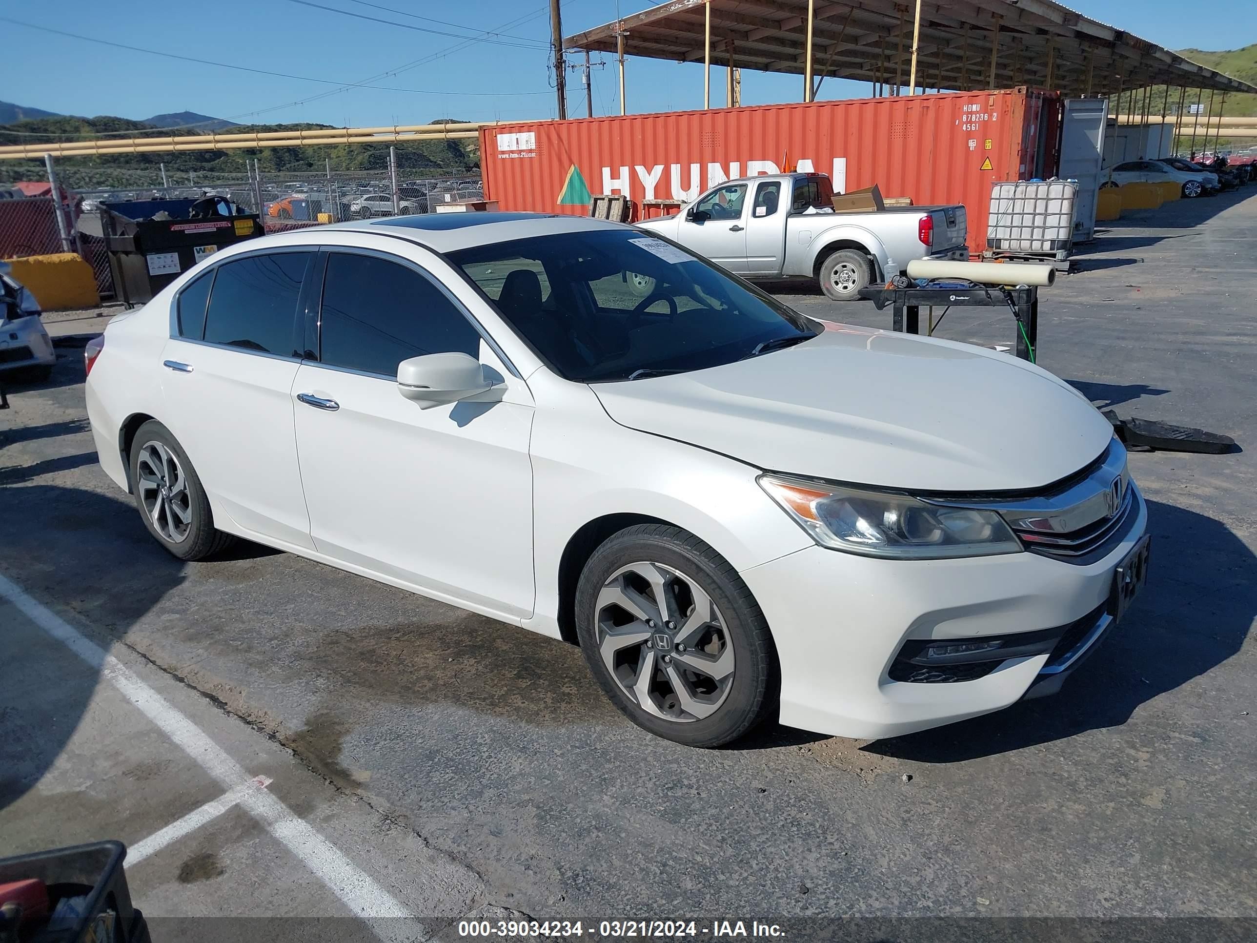 HONDA ACCORD 2017 1hgcr3f89ha009613