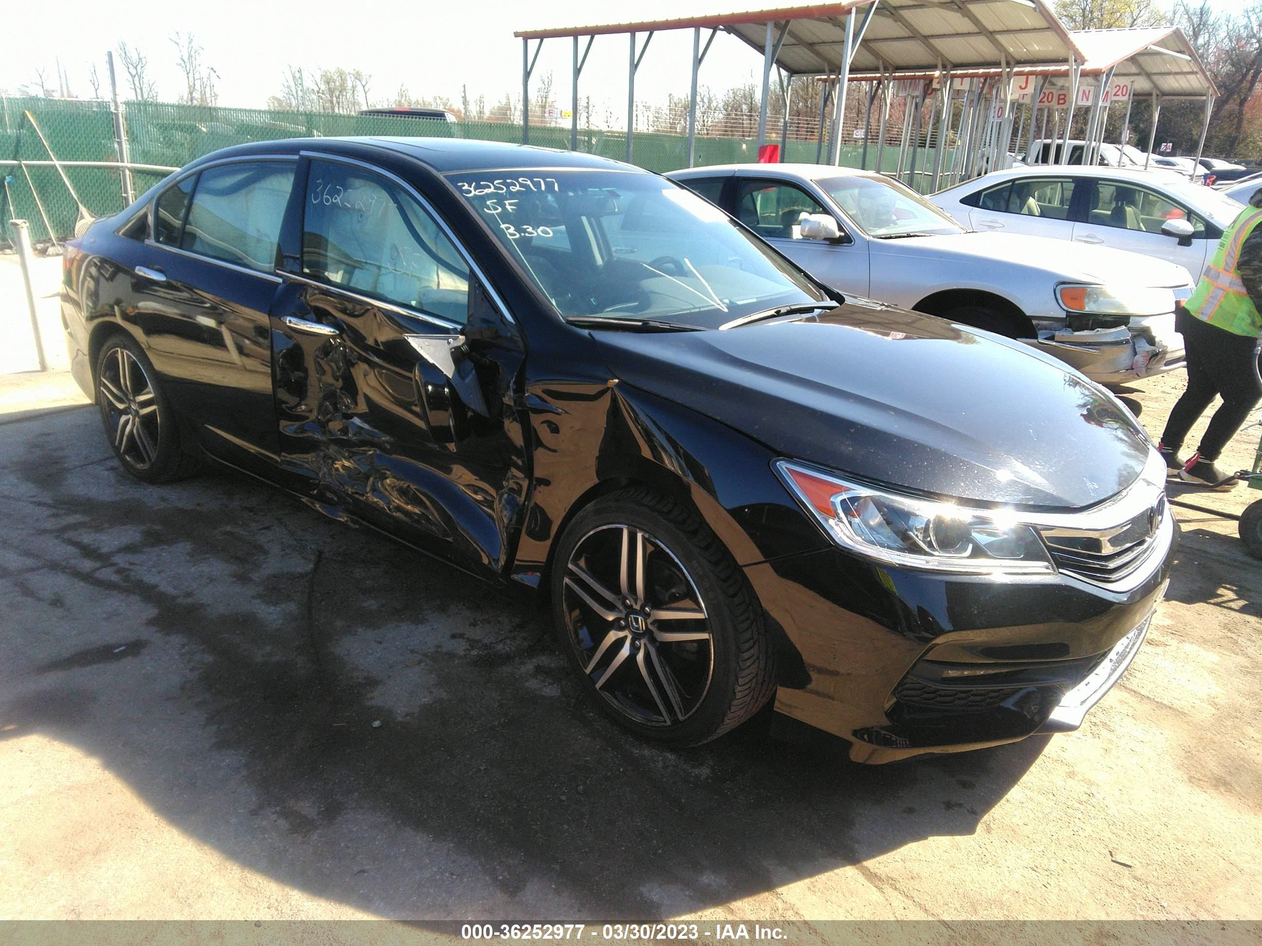 HONDA ACCORD 2016 1hgcr3f8xga018027