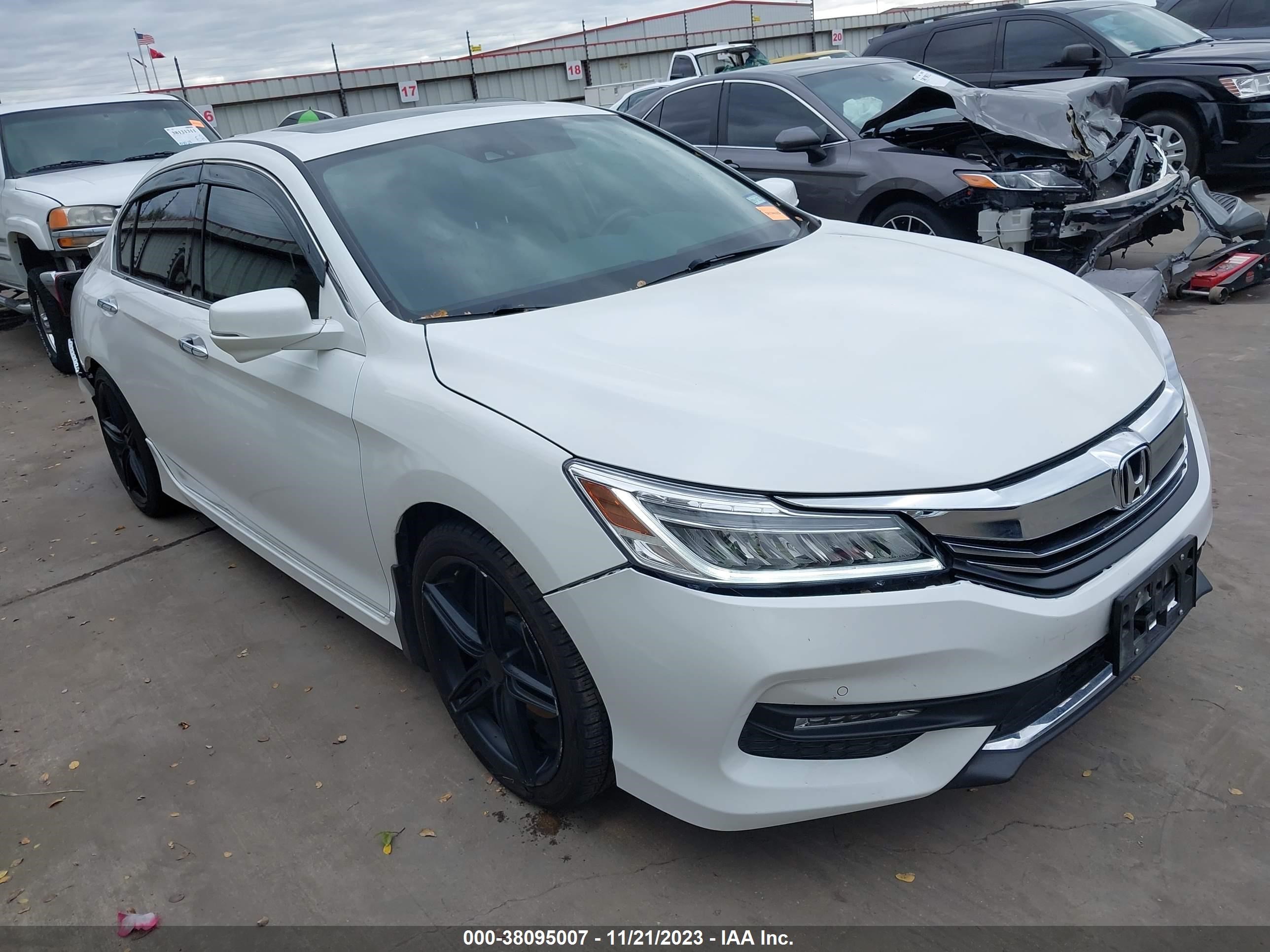 HONDA ACCORD 2017 1hgcr3f90ha007161