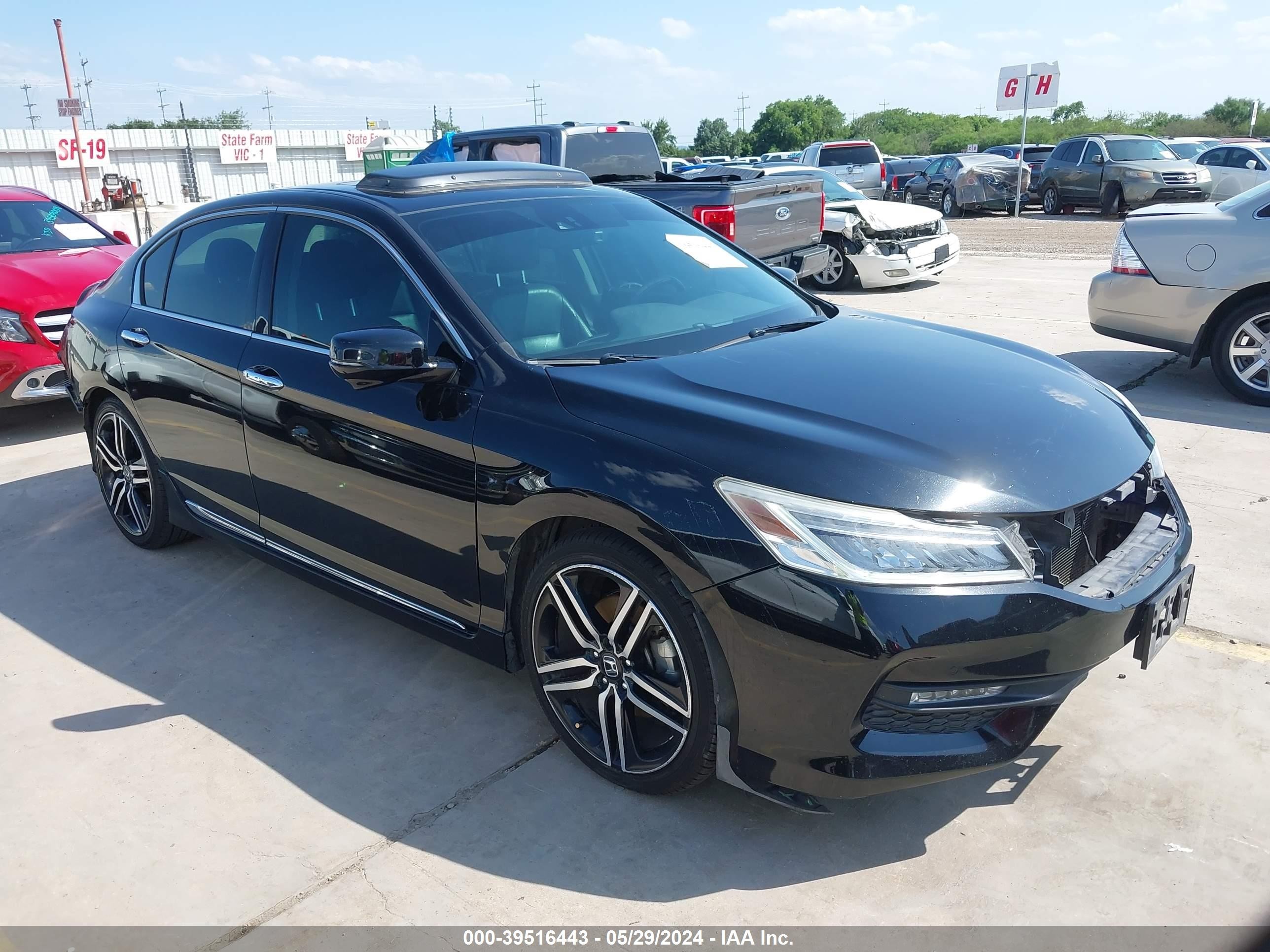 HONDA ACCORD 2016 1hgcr3f95ga004495