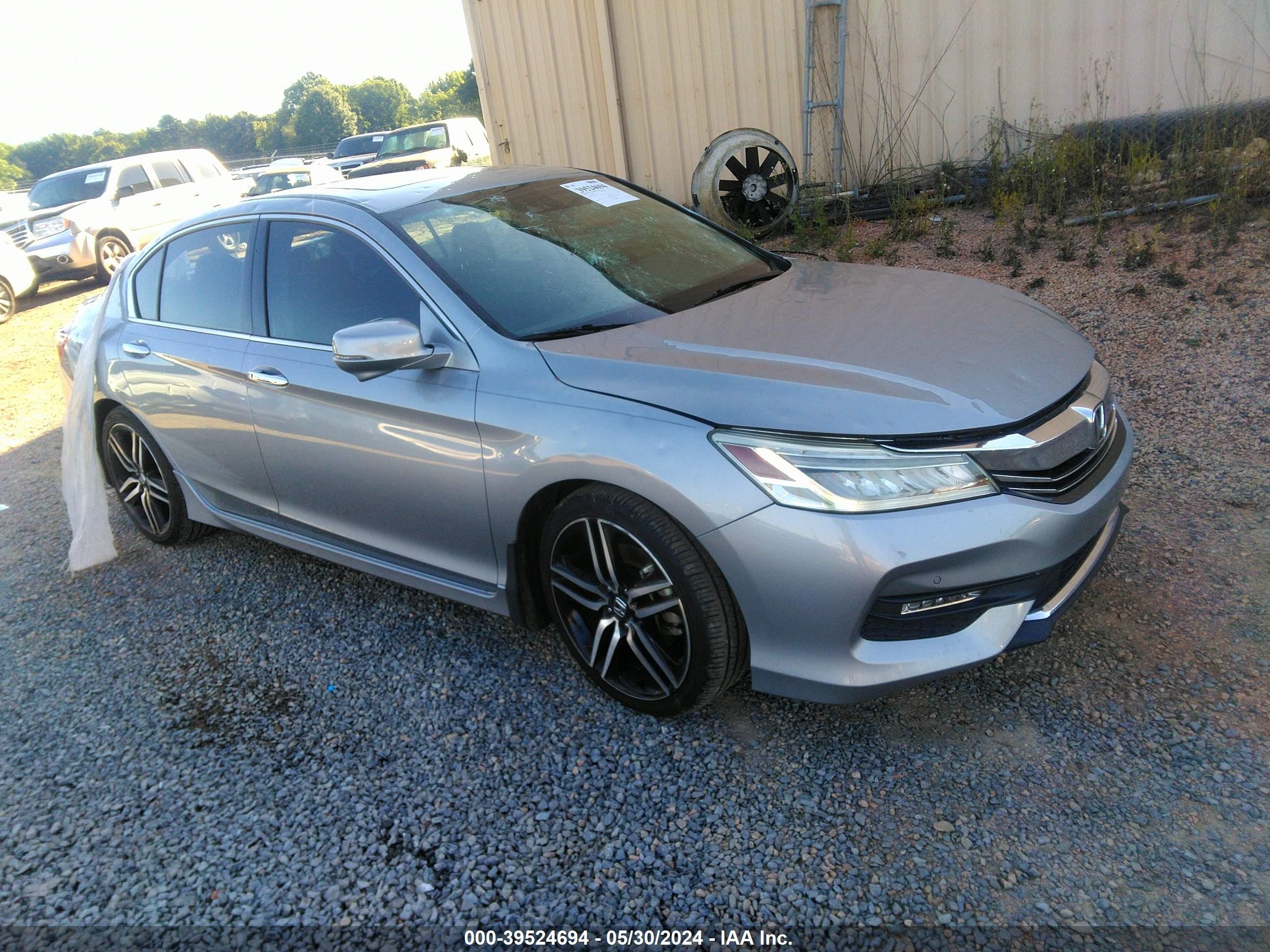 HONDA ACCORD 2017 1hgcr3f96ha043419