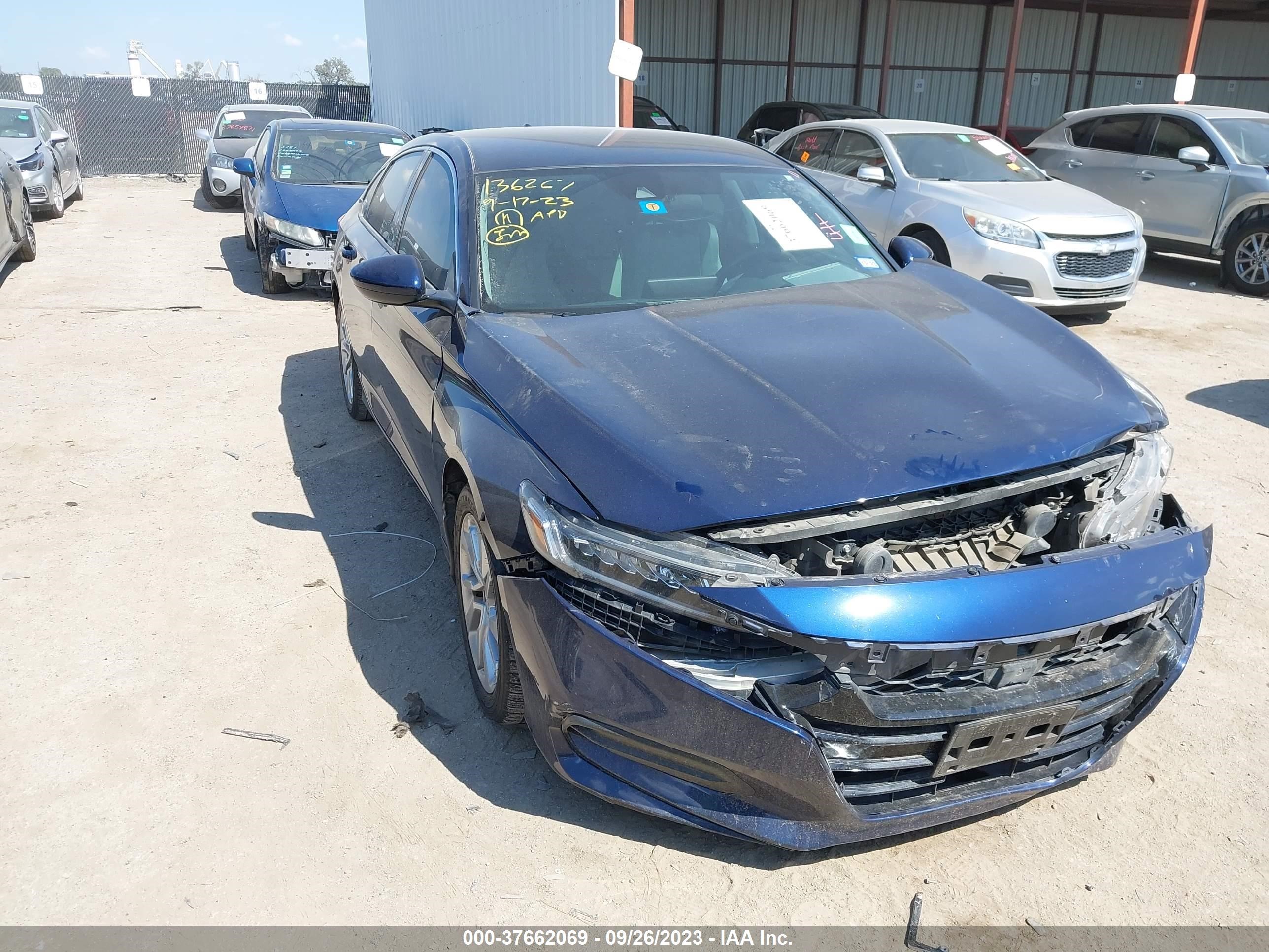 HONDA ACCORD 2019 1hgcv1f10ka042655