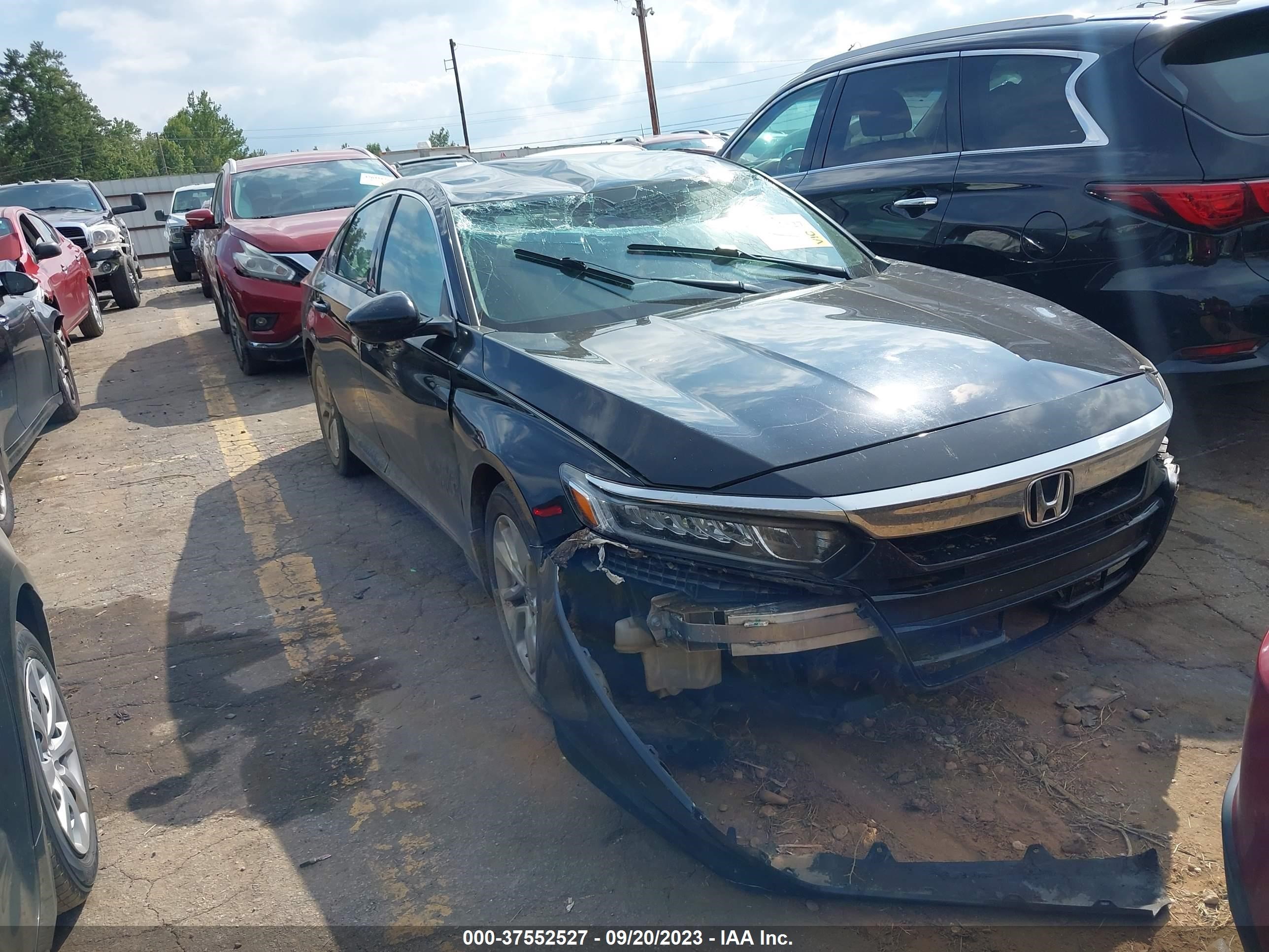 HONDA ACCORD 2018 1hgcv1f11ja120293