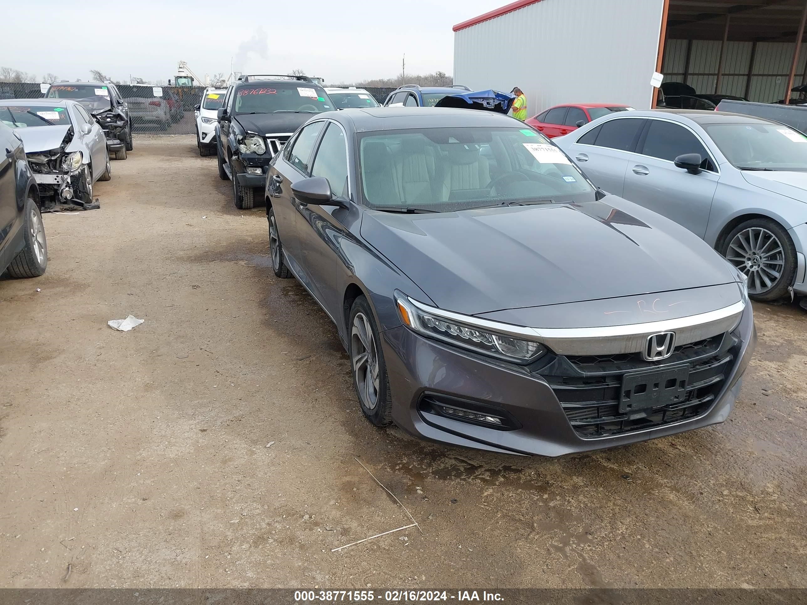 HONDA ACCORD 2018 1hgcv1f12ja059133