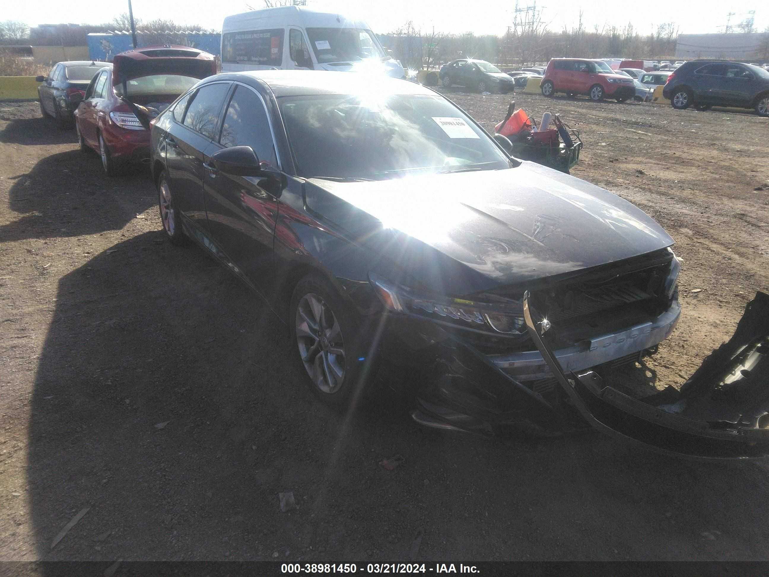 HONDA ACCORD 2018 1hgcv1f15ja079103