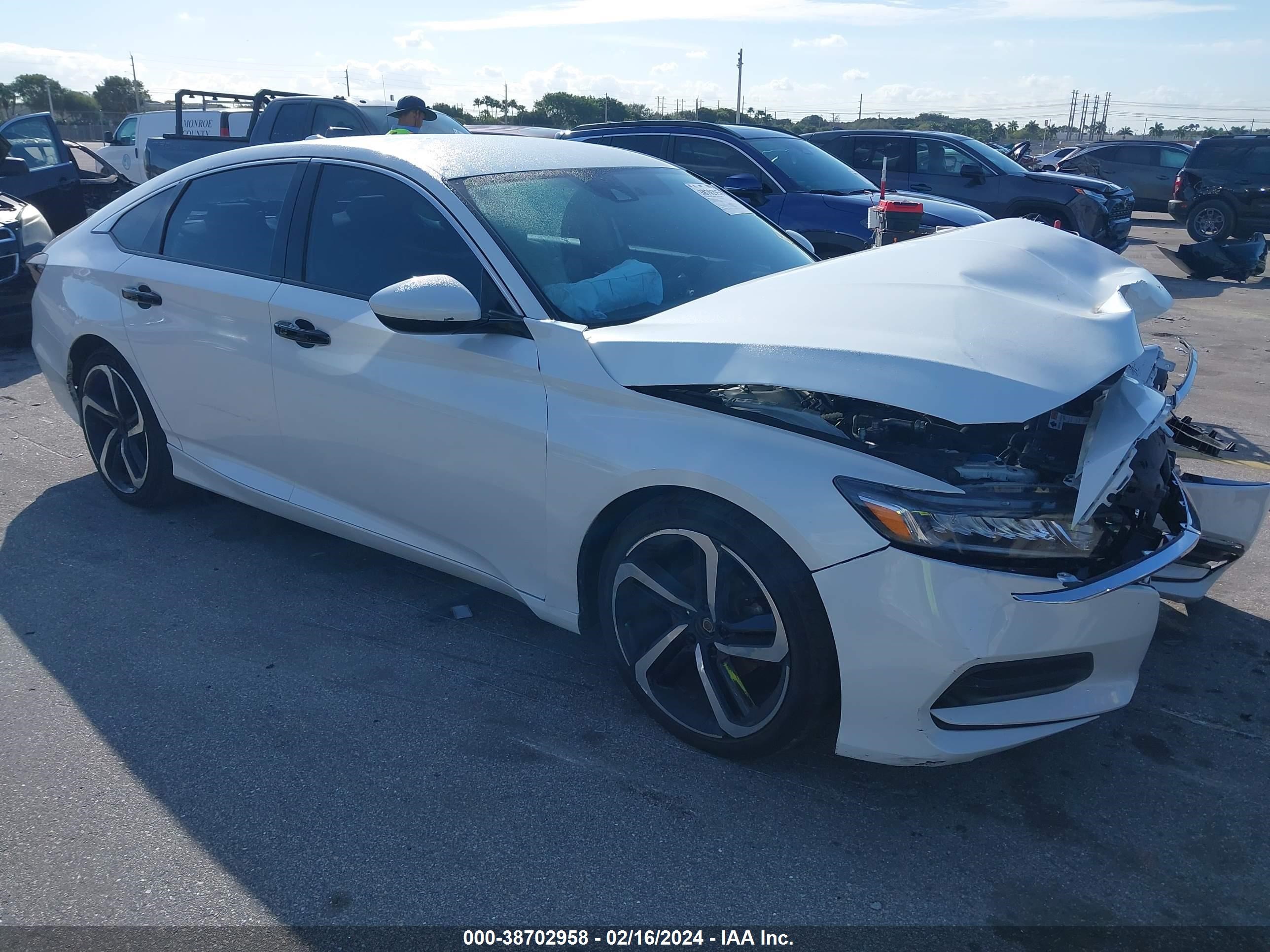 HONDA ACCORD 2019 1hgcv1f15ka108598