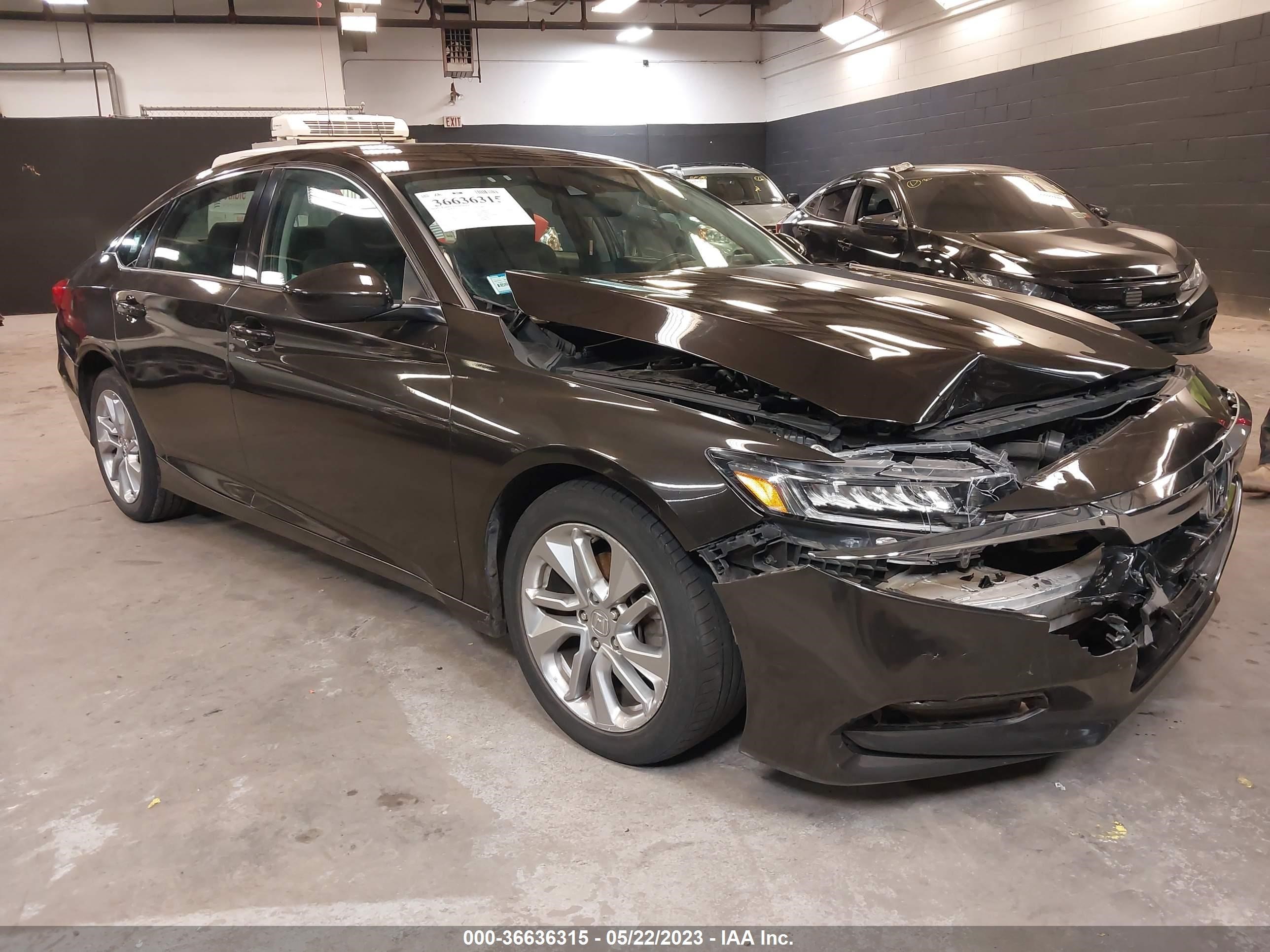 HONDA ACCORD 2018 1hgcv1f18ja102633