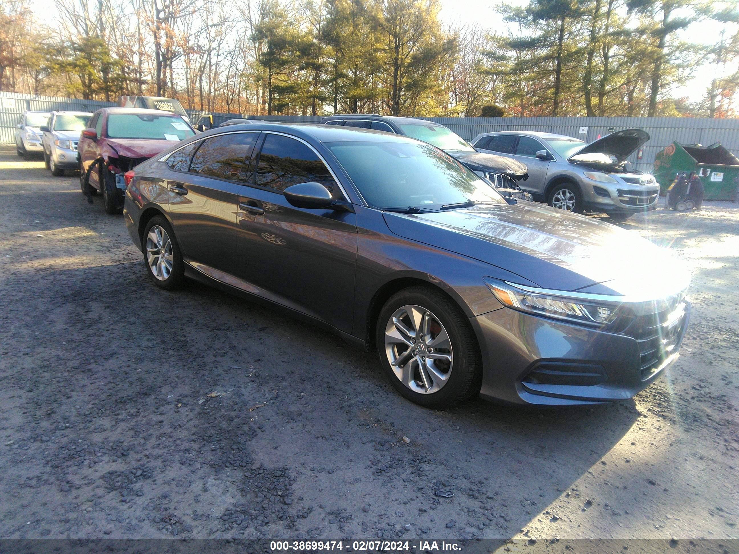 HONDA ACCORD 2018 1hgcv1f18ja138435