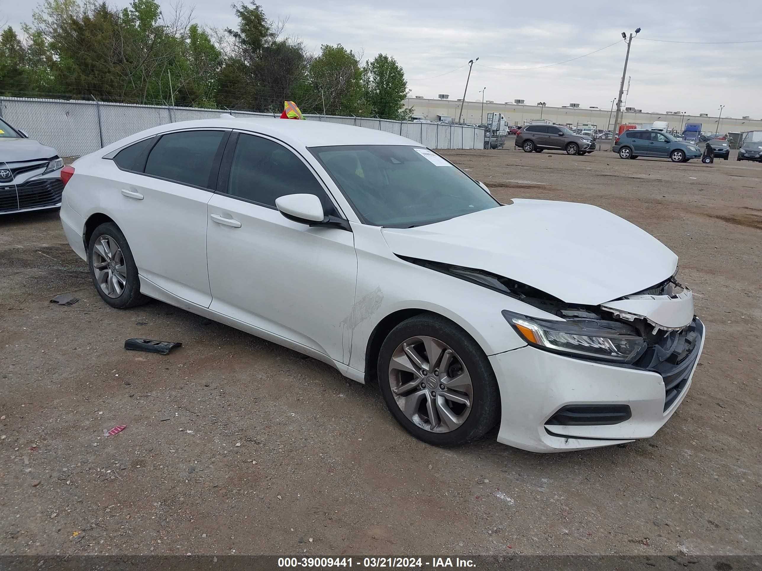 HONDA ACCORD 2018 1hgcv1f18ja194777