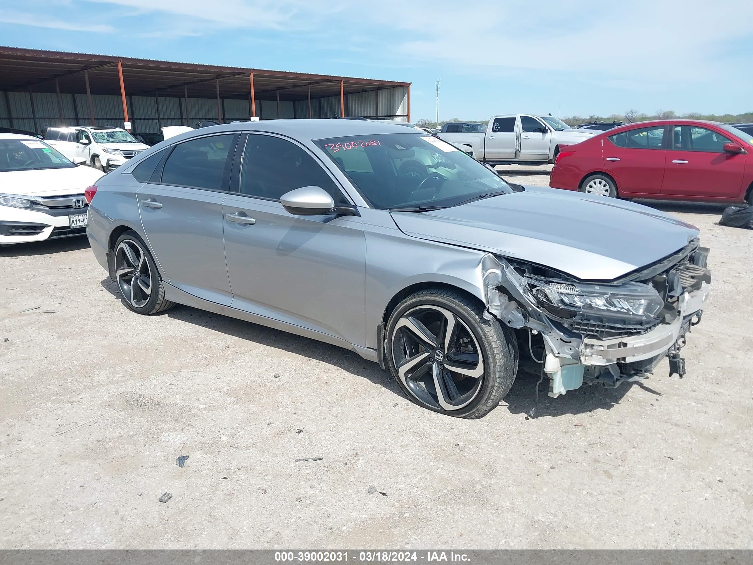 HONDA ACCORD 2018 1hgcv1f30ja029159