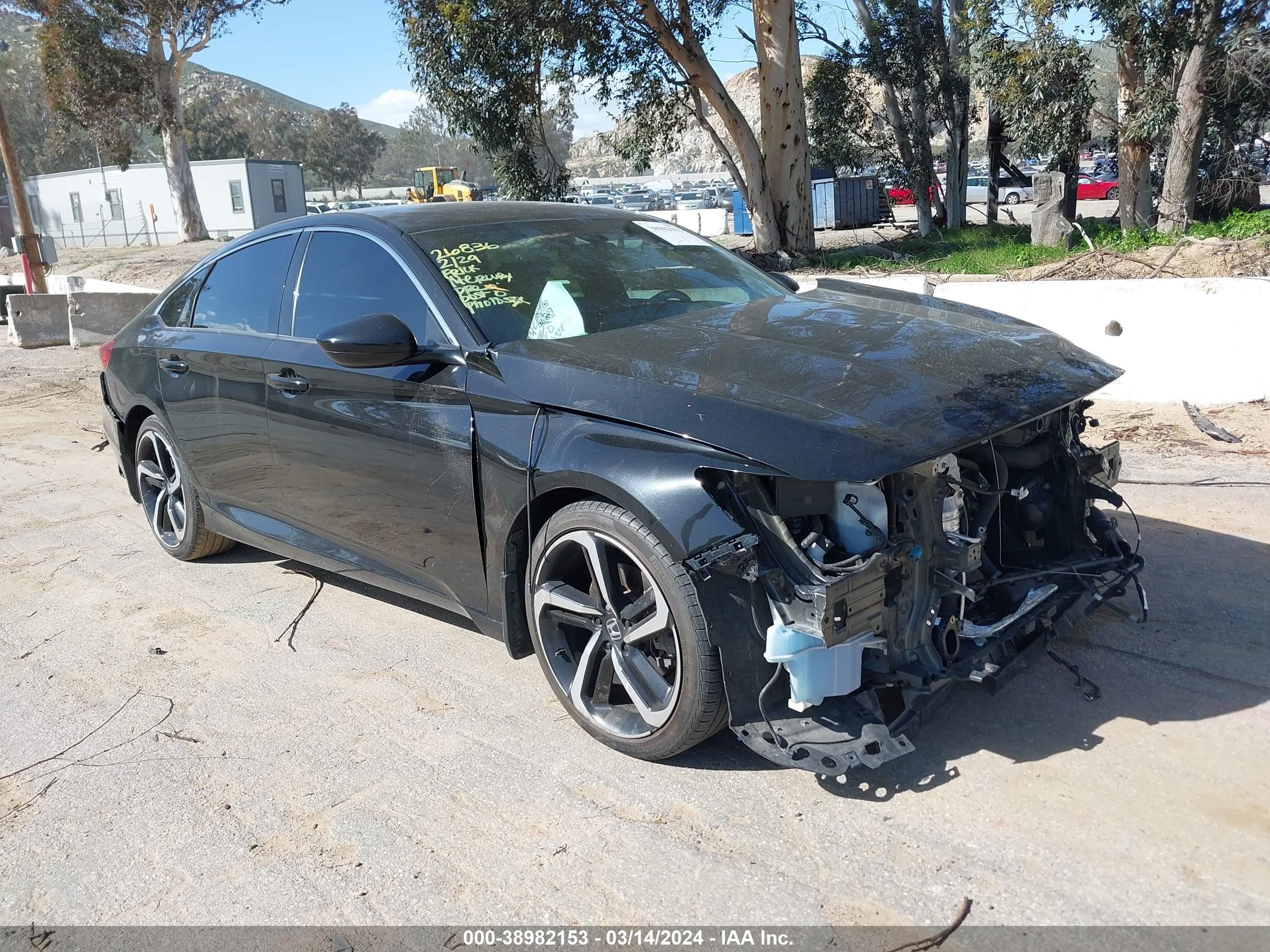 HONDA ACCORD 2018 1hgcv1f30ja094254