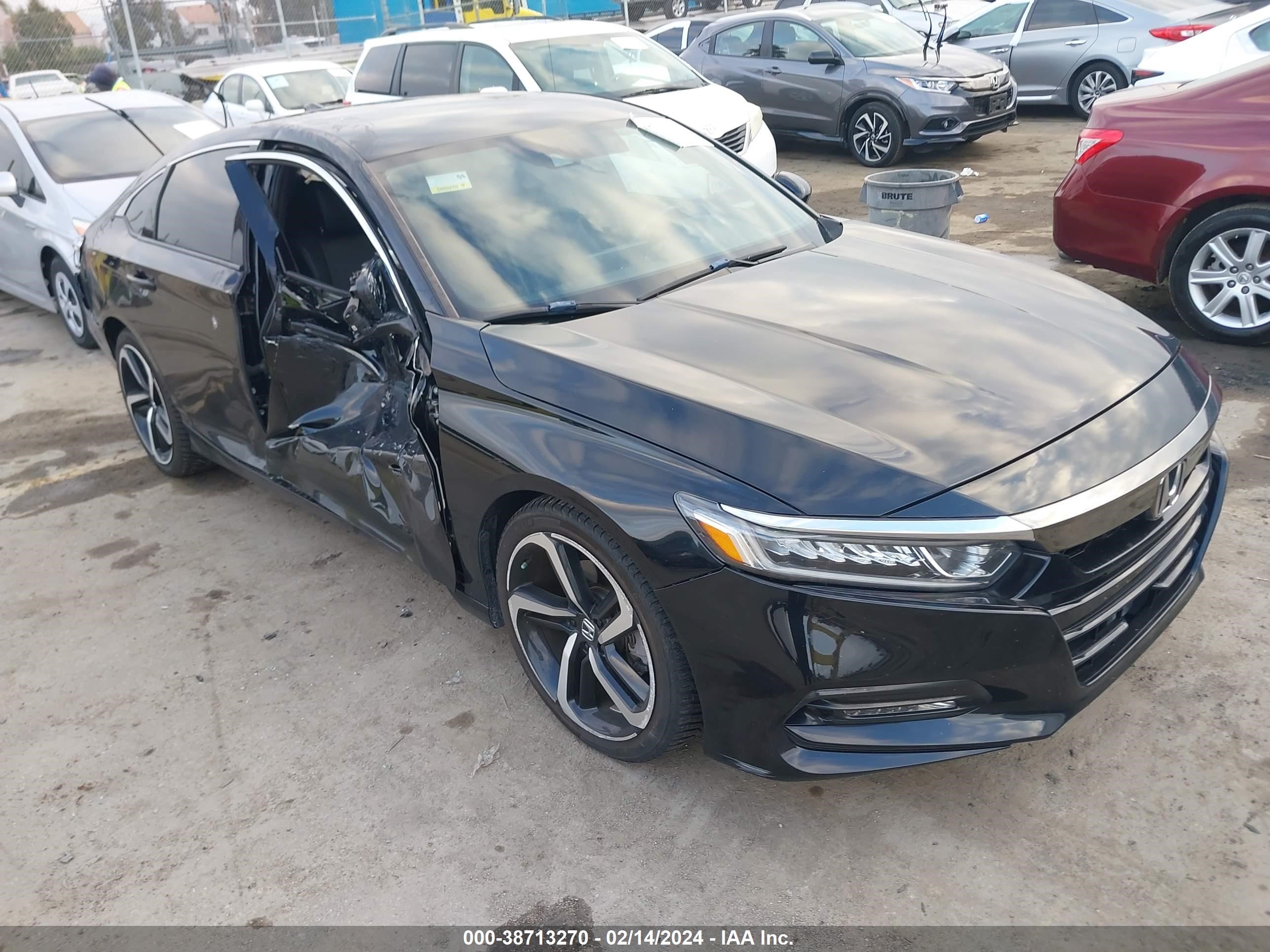 HONDA ACCORD 2018 1hgcv1f30ja159927