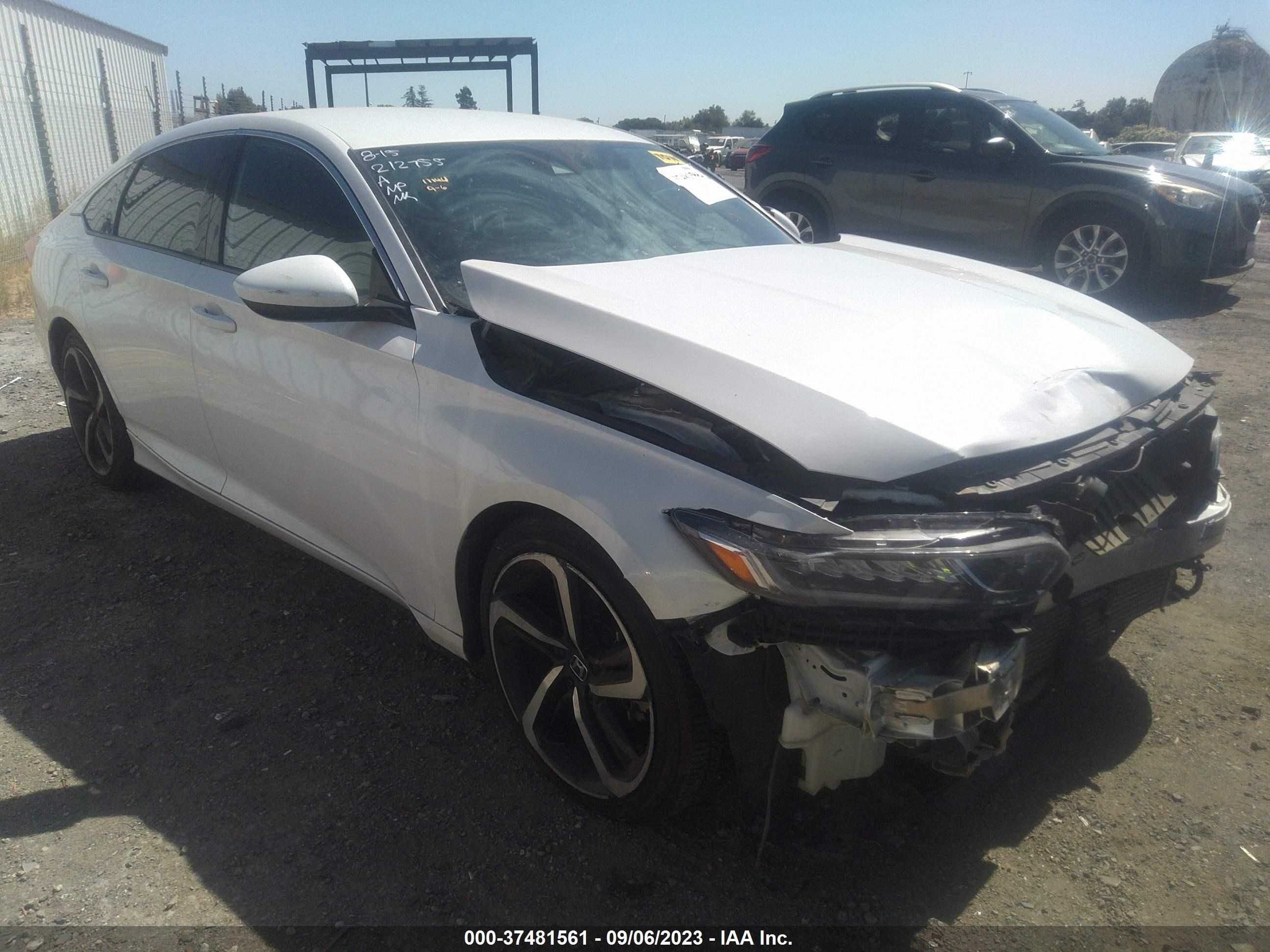 HONDA ACCORD 2018 1hgcv1f30ja212755