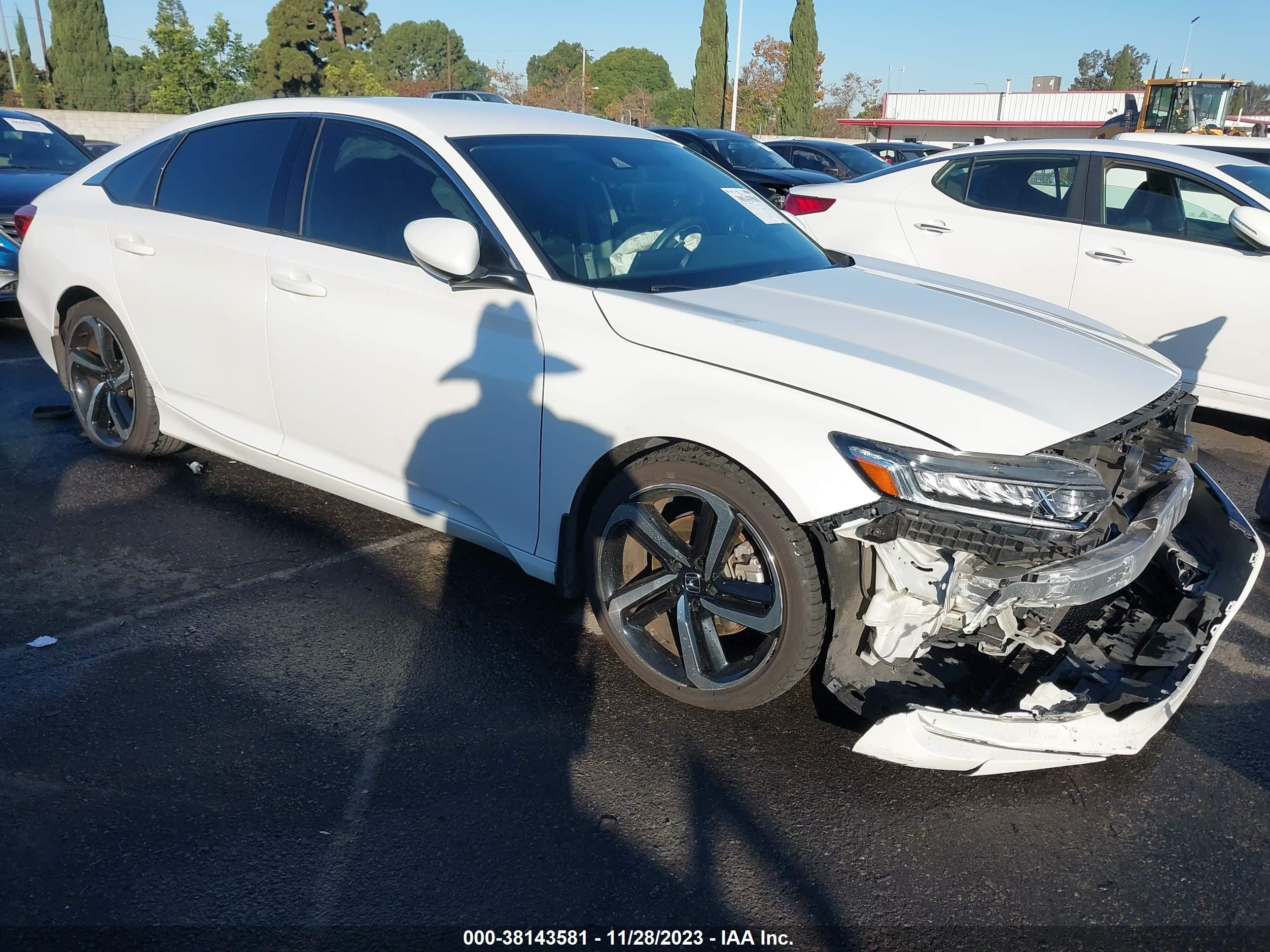 HONDA ACCORD 2018 1hgcv1f30ja252642