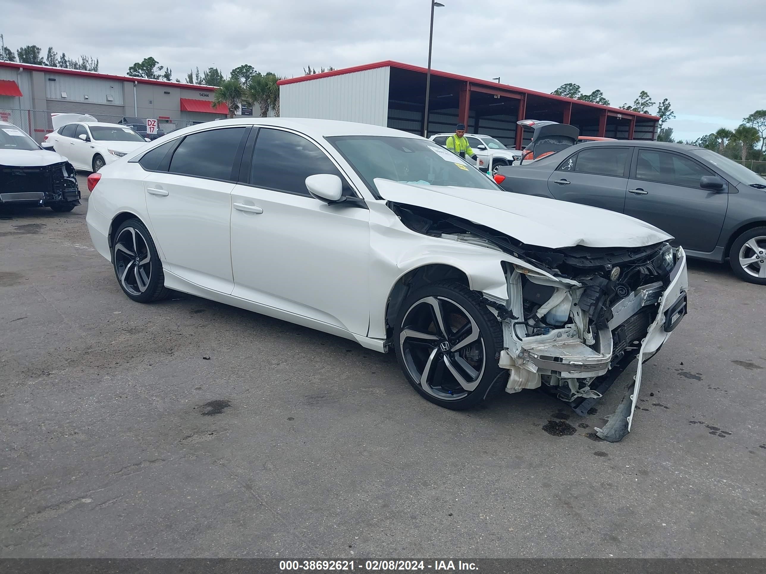 HONDA ACCORD 2019 1hgcv1f30ka101740