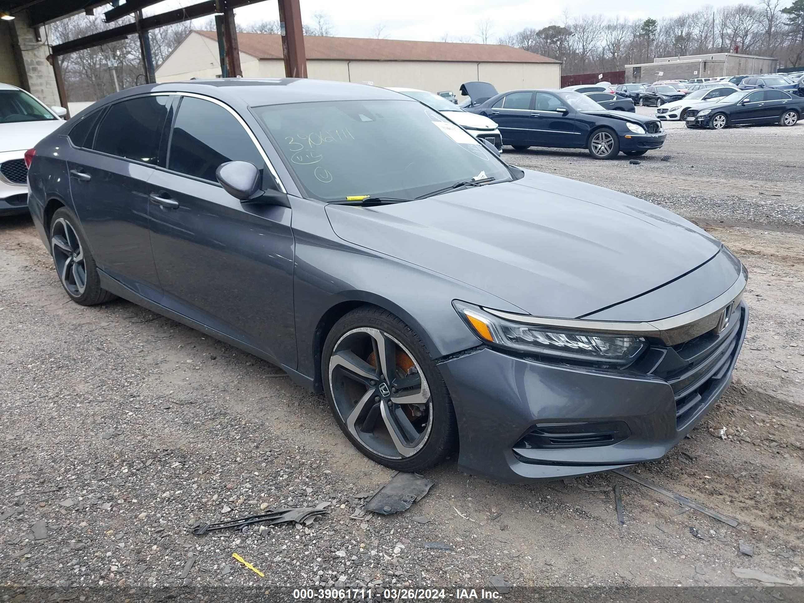 HONDA ACCORD 2018 1hgcv1f31ja050344