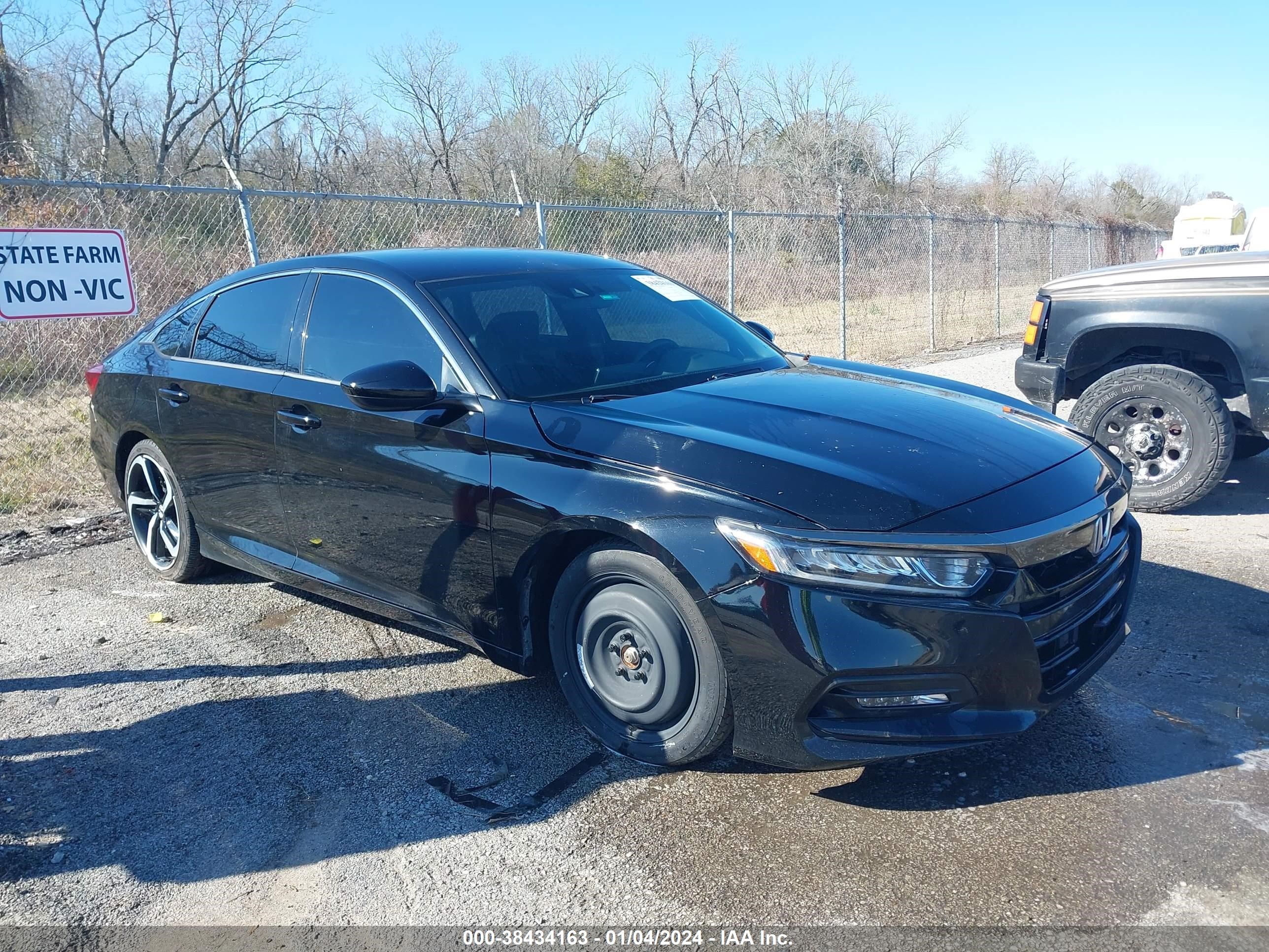 HONDA ACCORD 2019 1hgcv1f31ka047686