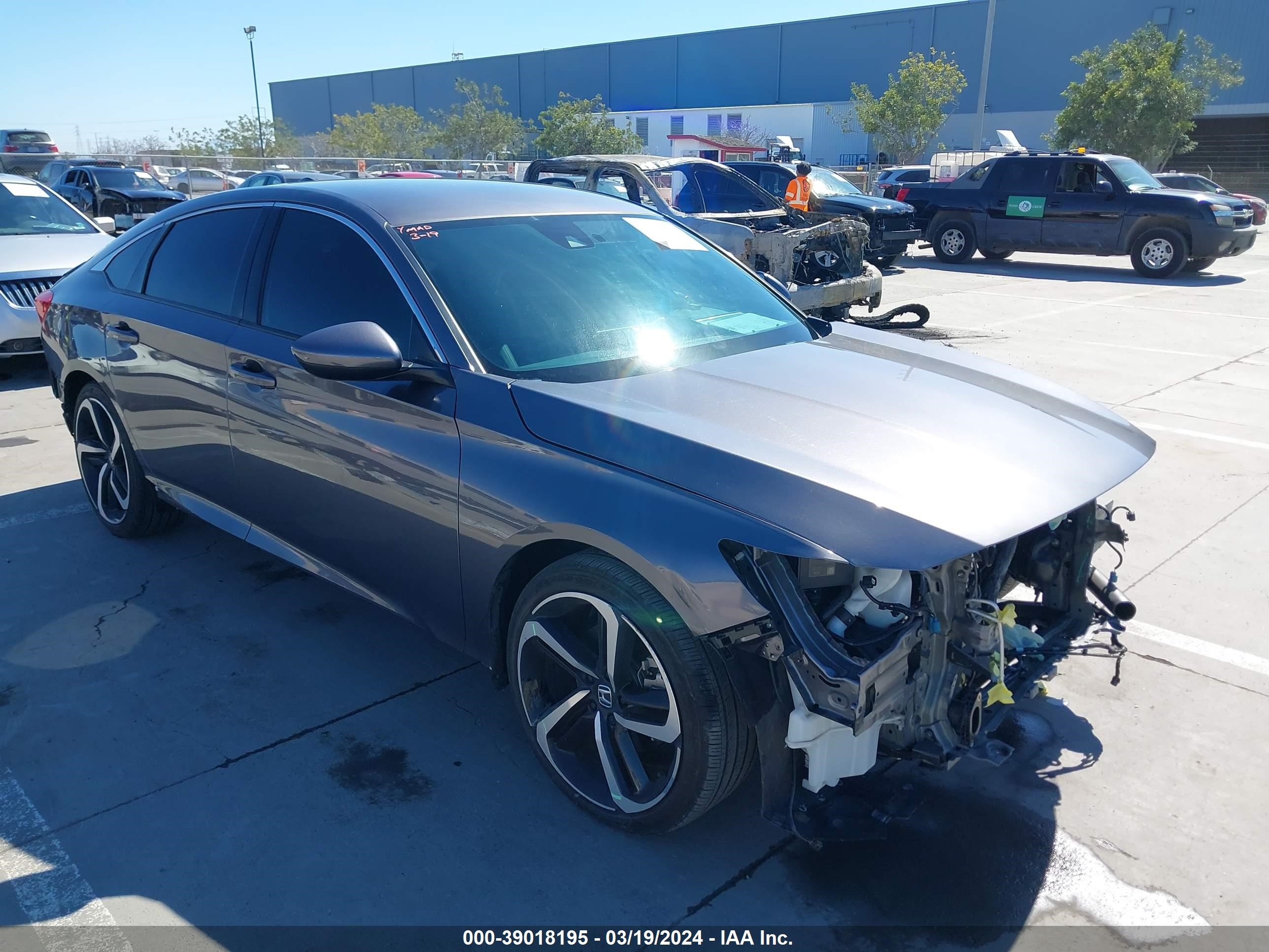 HONDA ACCORD 2018 1hgcv1f32ja249483