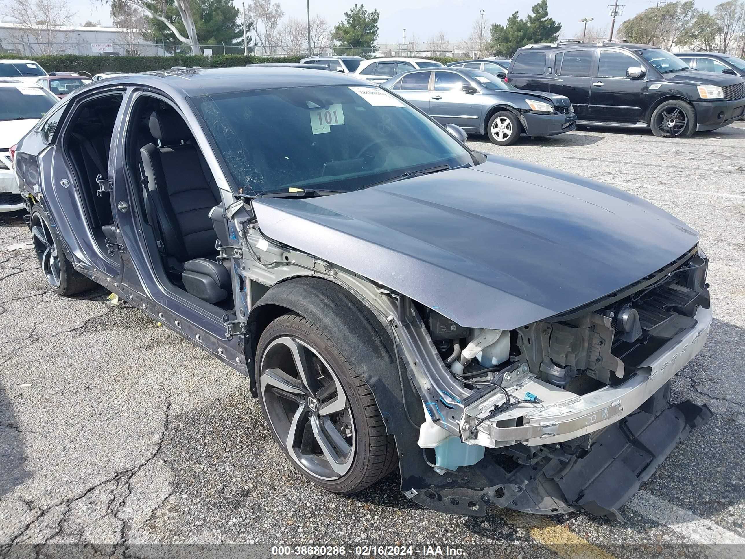 HONDA ACCORD 2019 1hgcv1f32ka021176