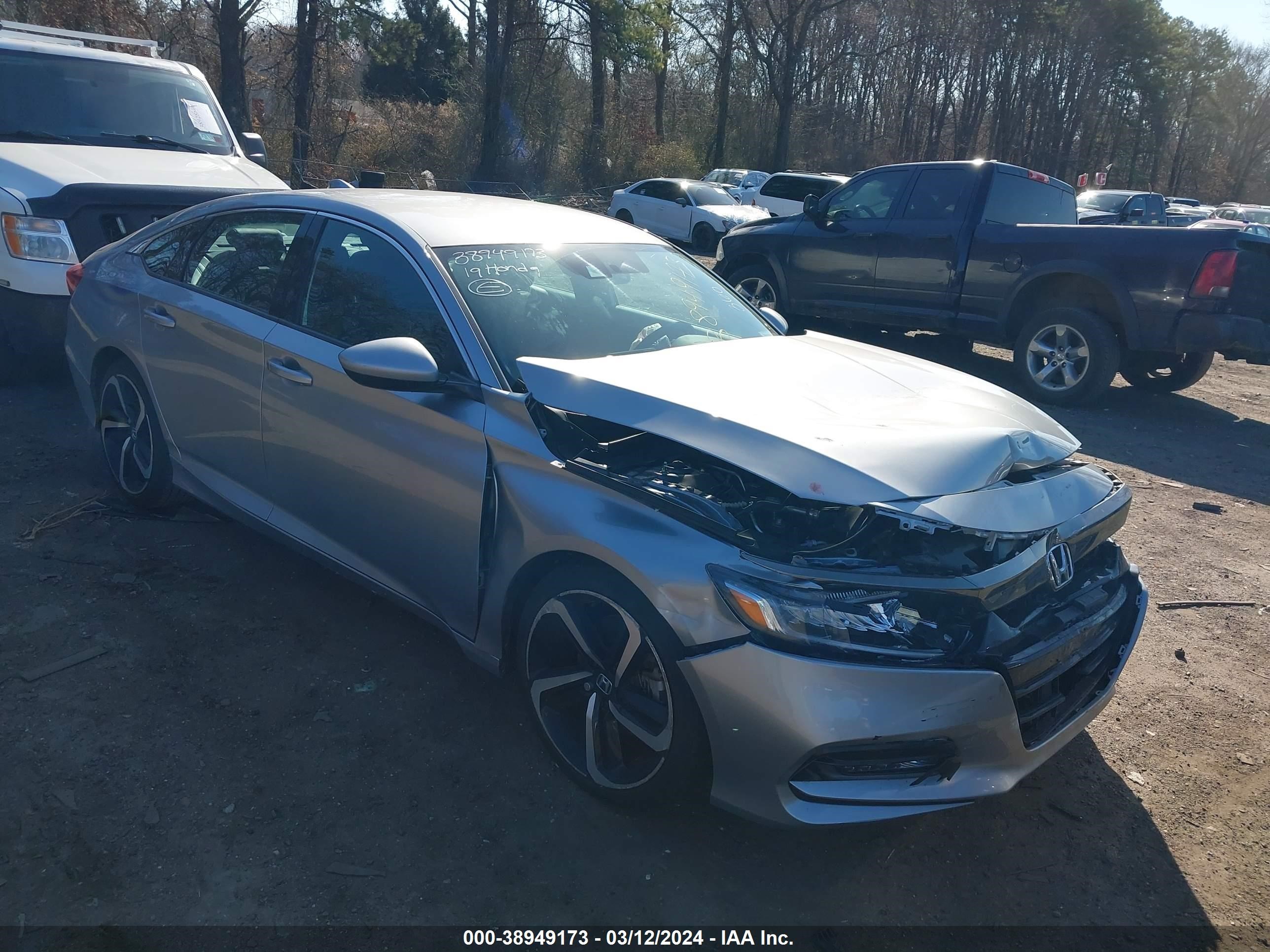 HONDA ACCORD 2019 1hgcv1f32ka070703