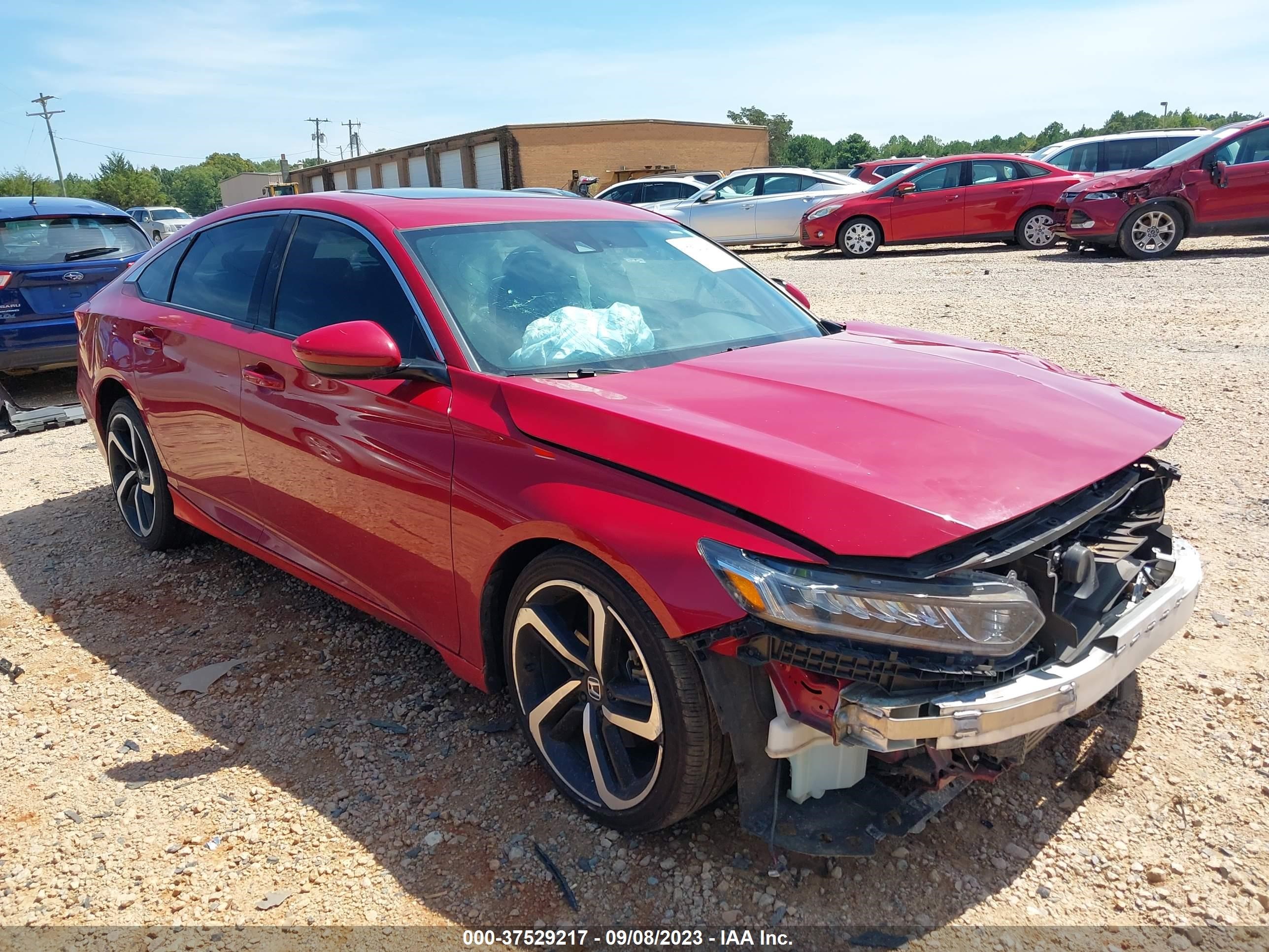 HONDA ACCORD 2018 1hgcv1f33ja203130