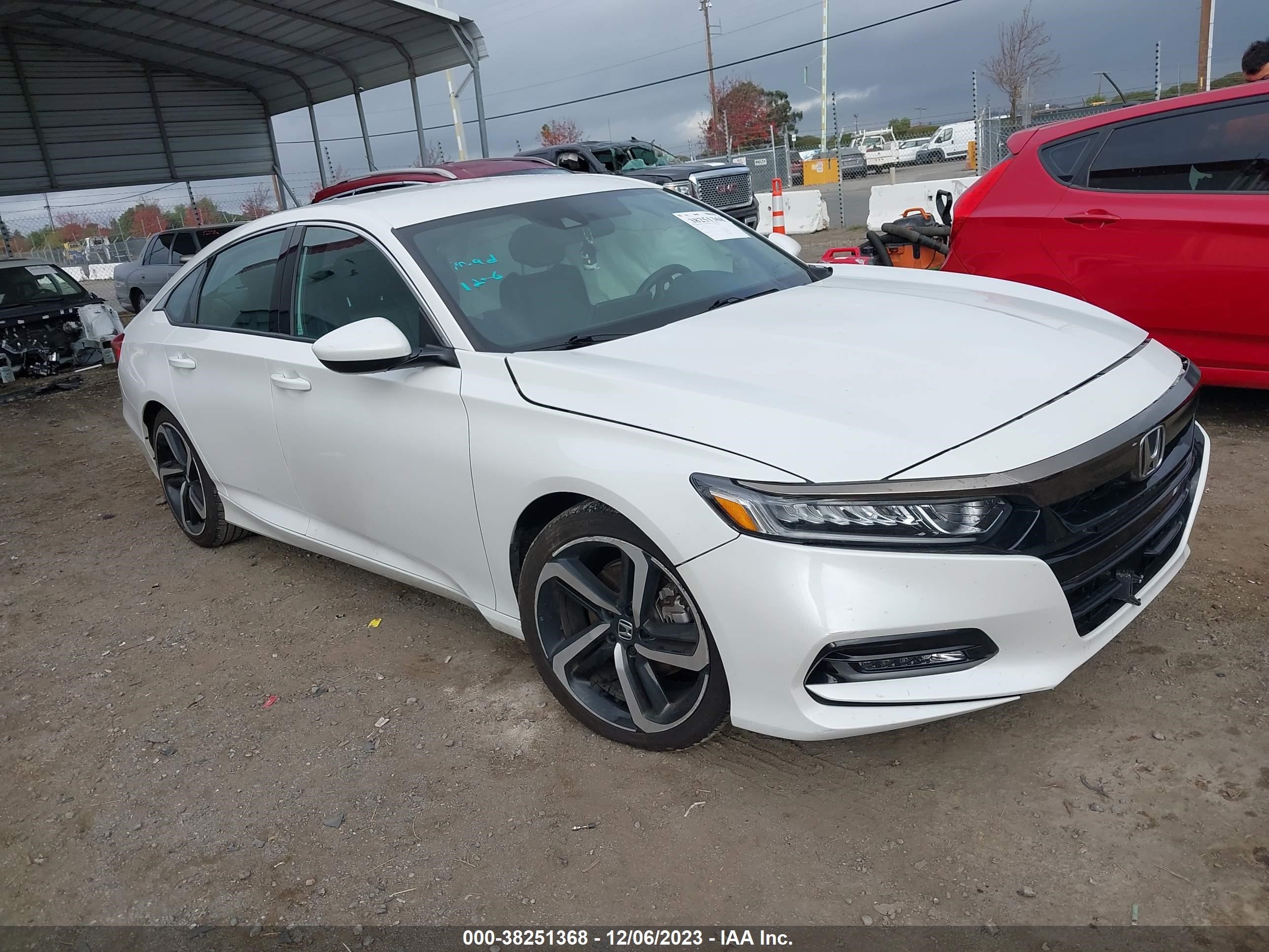 HONDA ACCORD 2019 1hgcv1f33ka016438