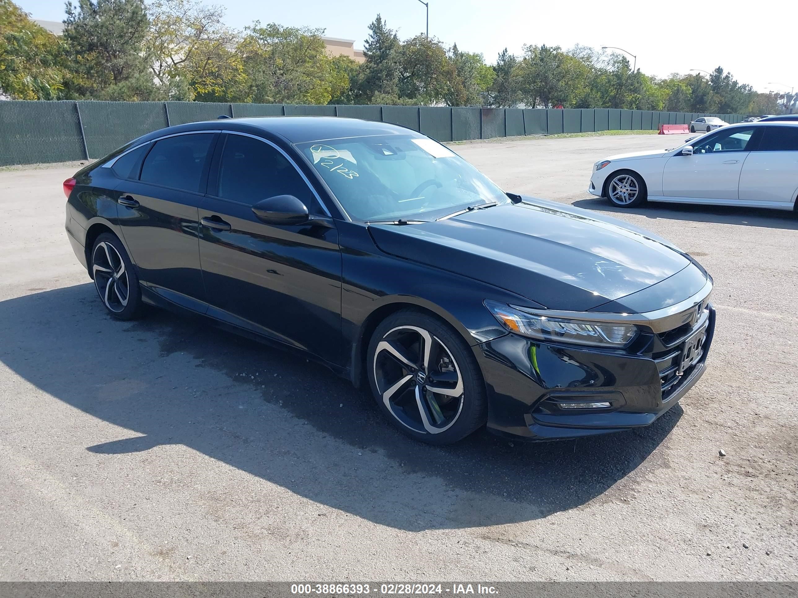 HONDA ACCORD 2018 1hgcv1f34ja099084