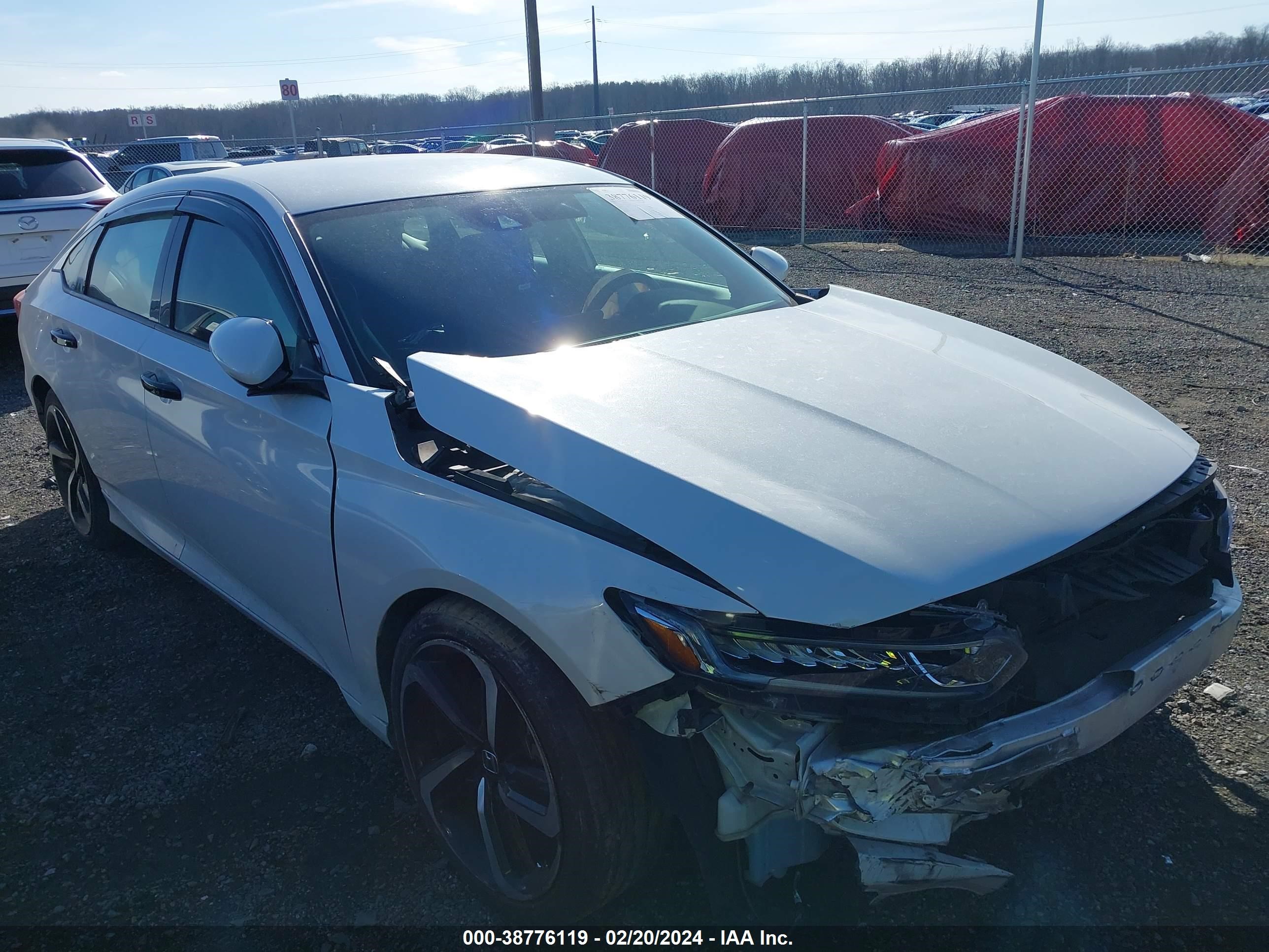 HONDA ACCORD 2018 1hgcv1f34ja262672