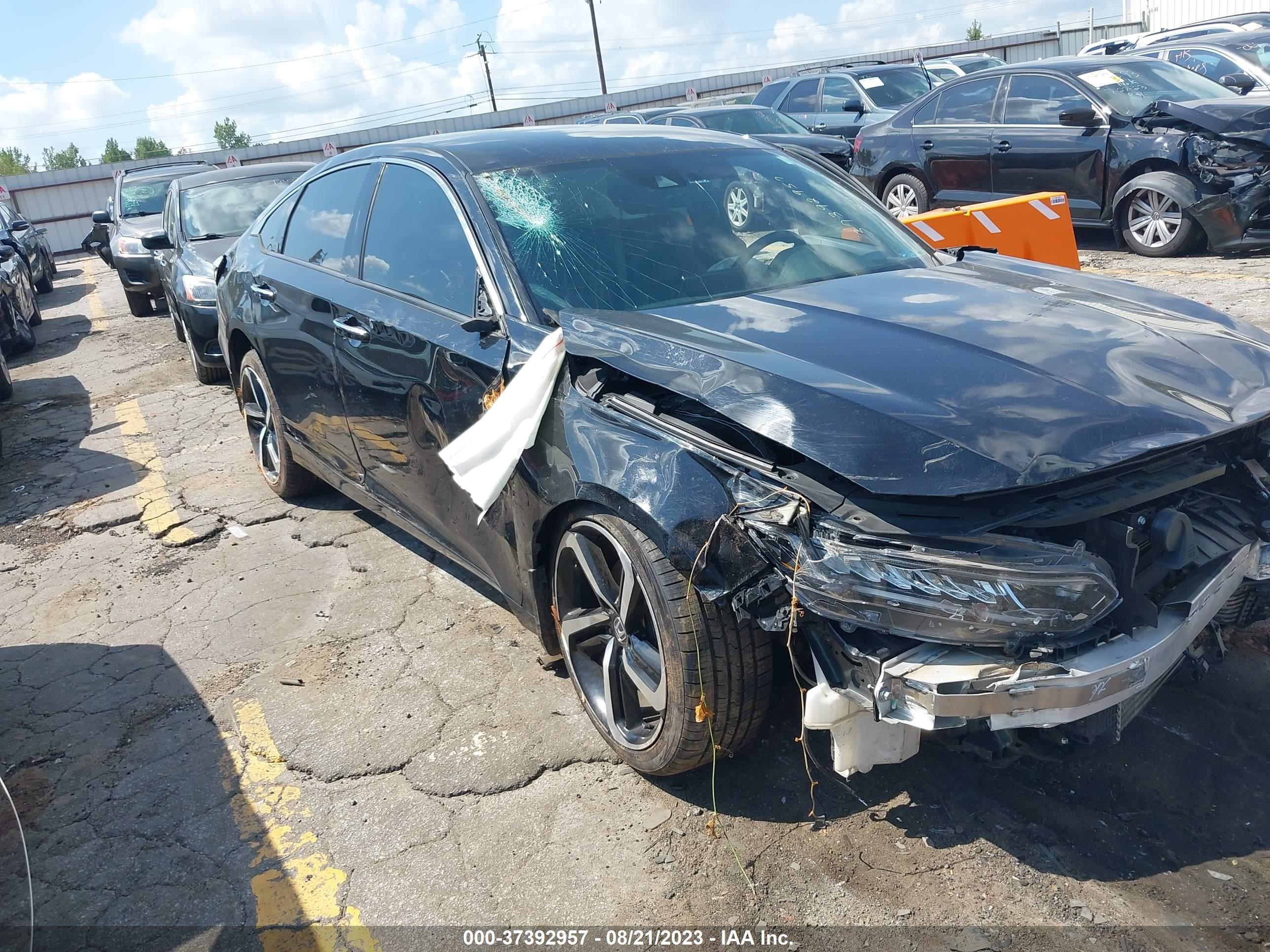 HONDA ACCORD 2018 1hgcv1f35ja181325