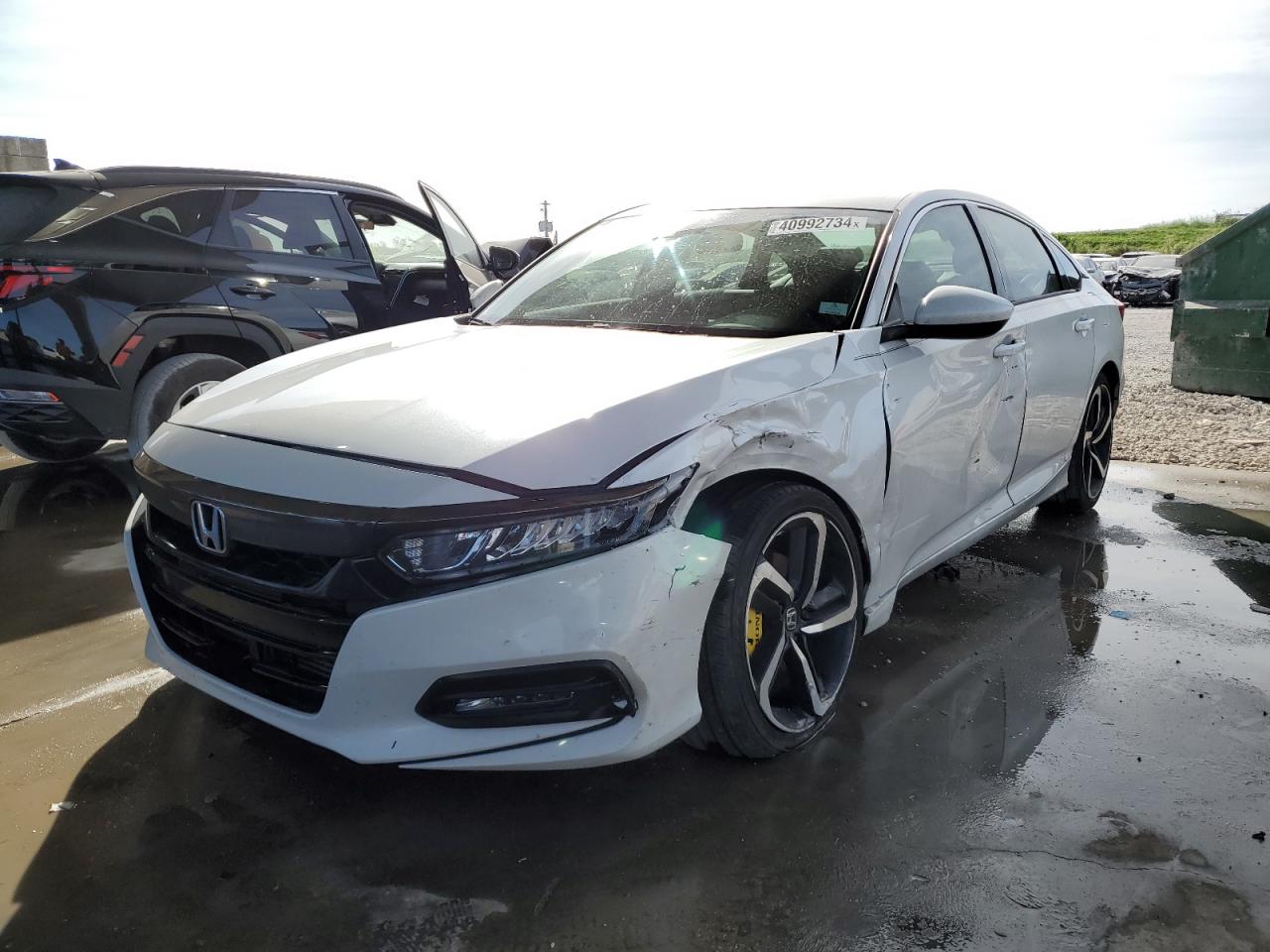 HONDA ACCORD 2018 1hgcv1f35ja215831