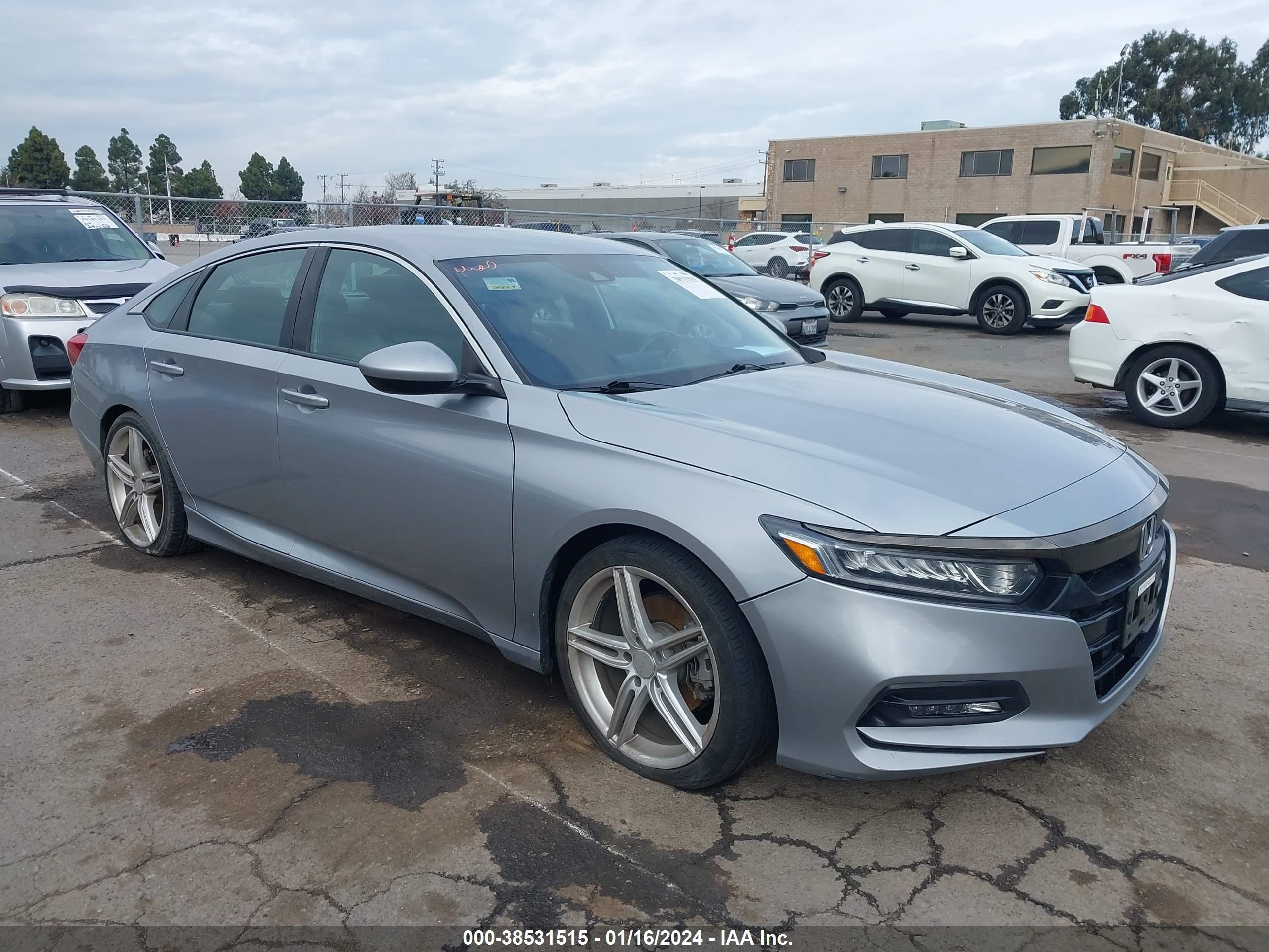 HONDA ACCORD 2018 1hgcv1f36ja034107