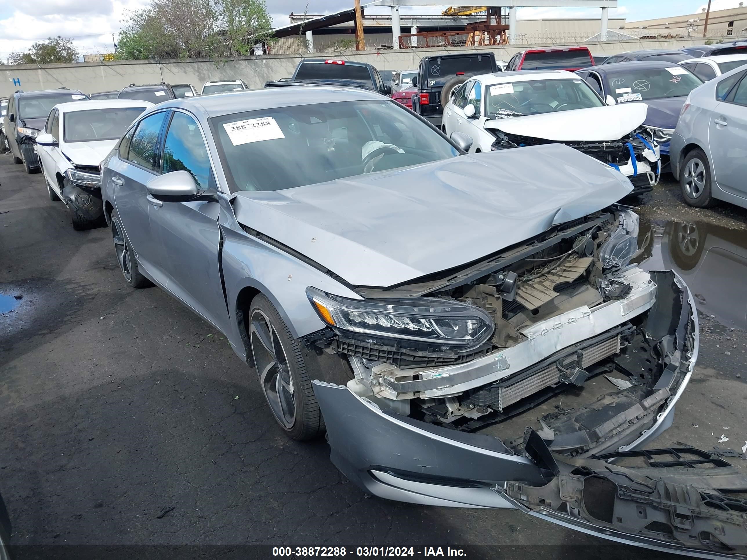 HONDA ACCORD 2018 1hgcv1f36ja137074