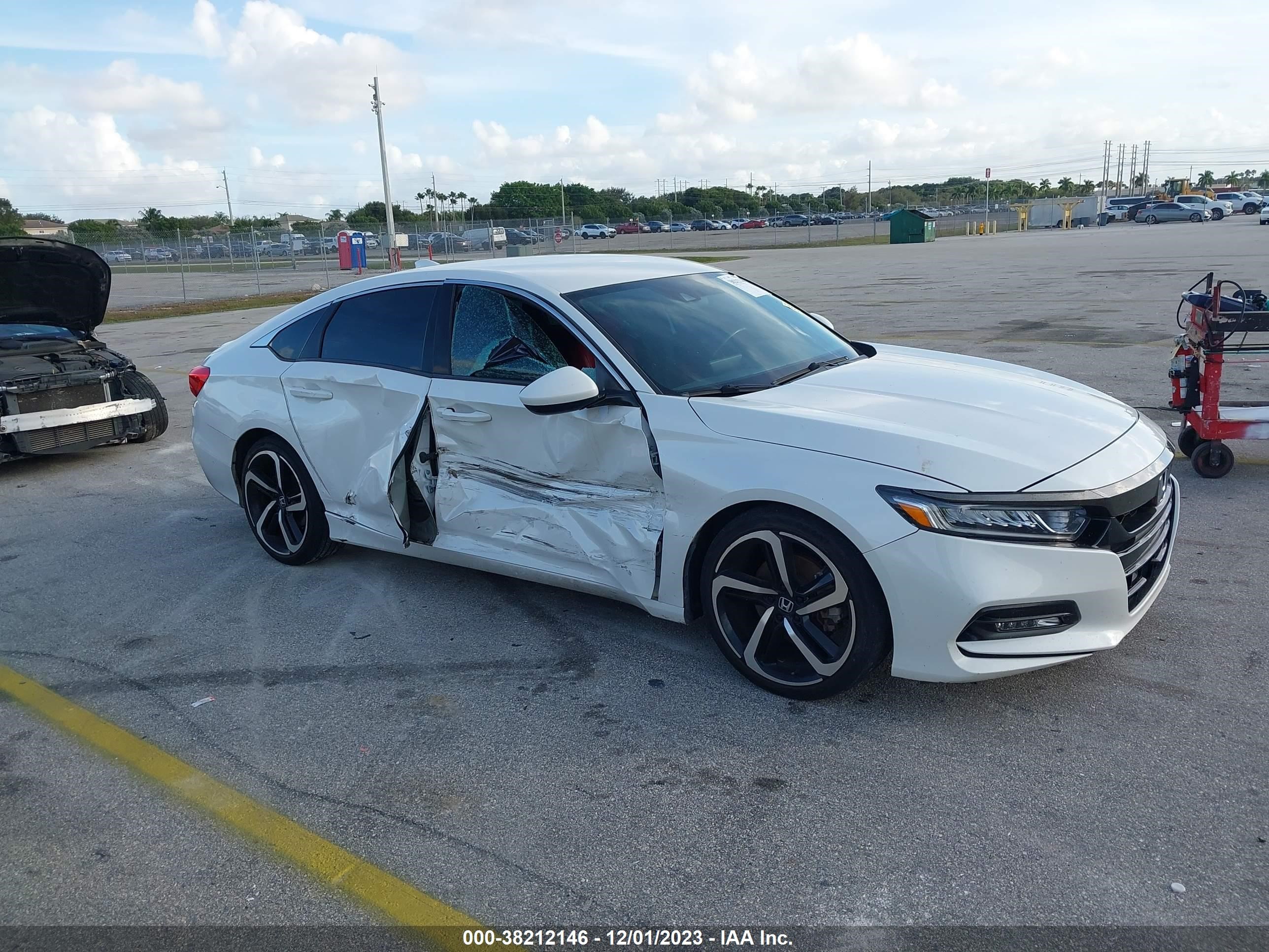 HONDA ACCORD 2018 1hgcv1f37ja027831