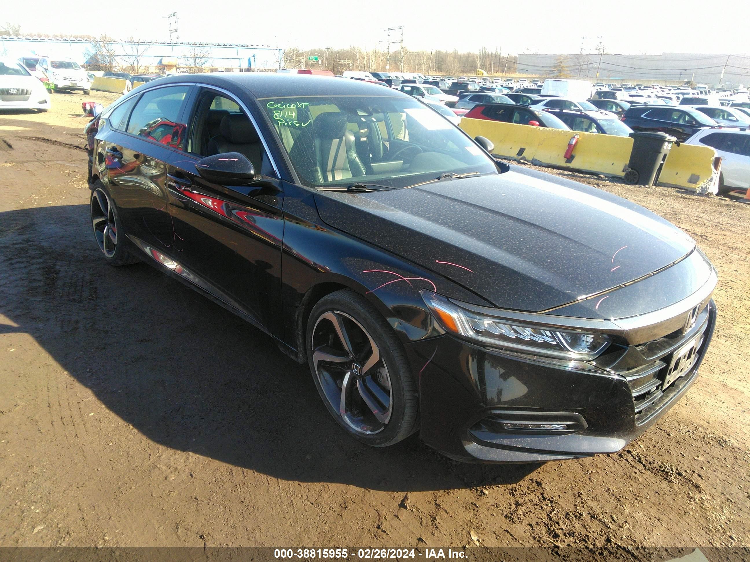 HONDA ACCORD 2018 1hgcv1f37ja048114