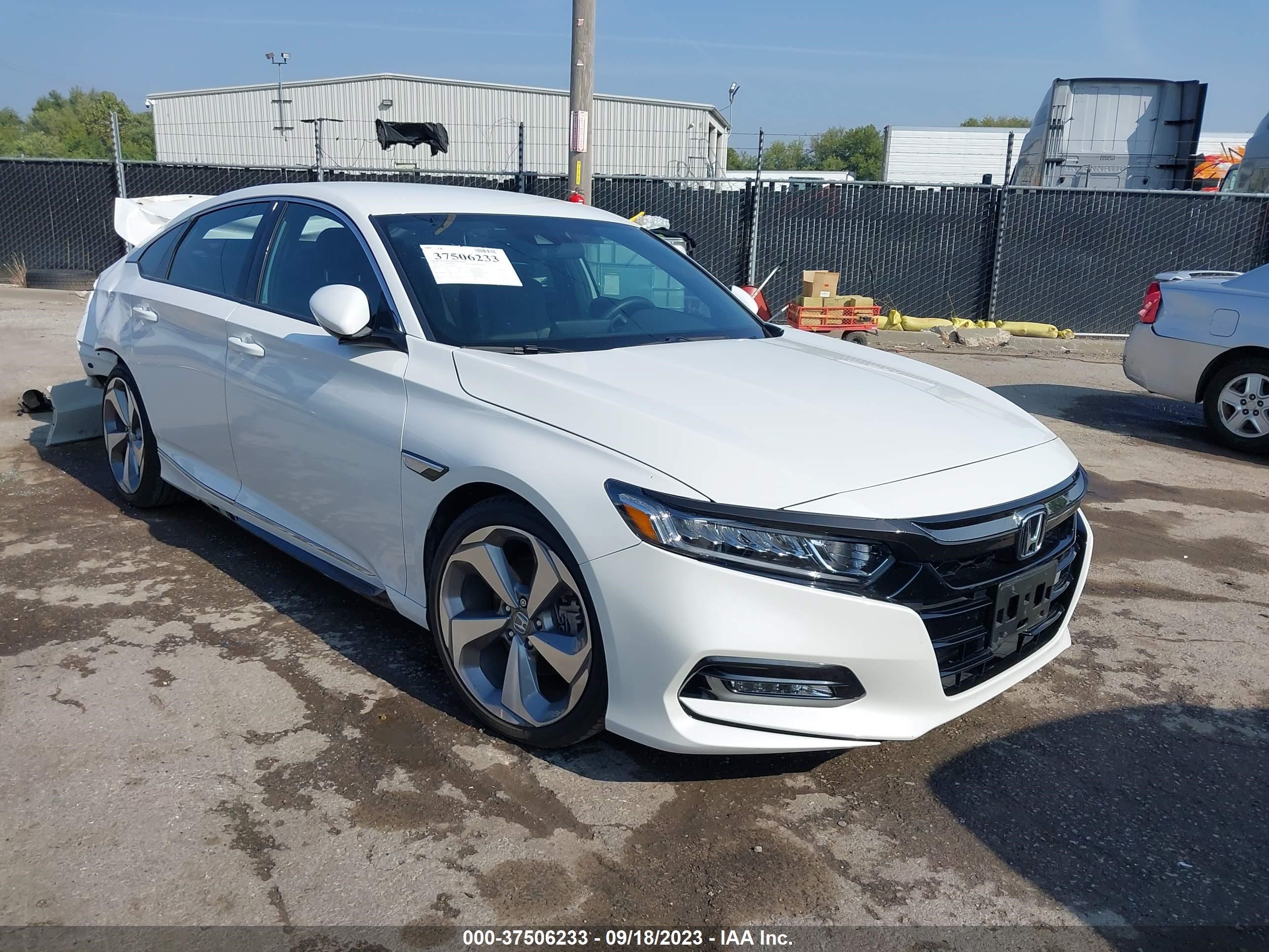 HONDA ACCORD 2018 1hgcv1f37ja101040