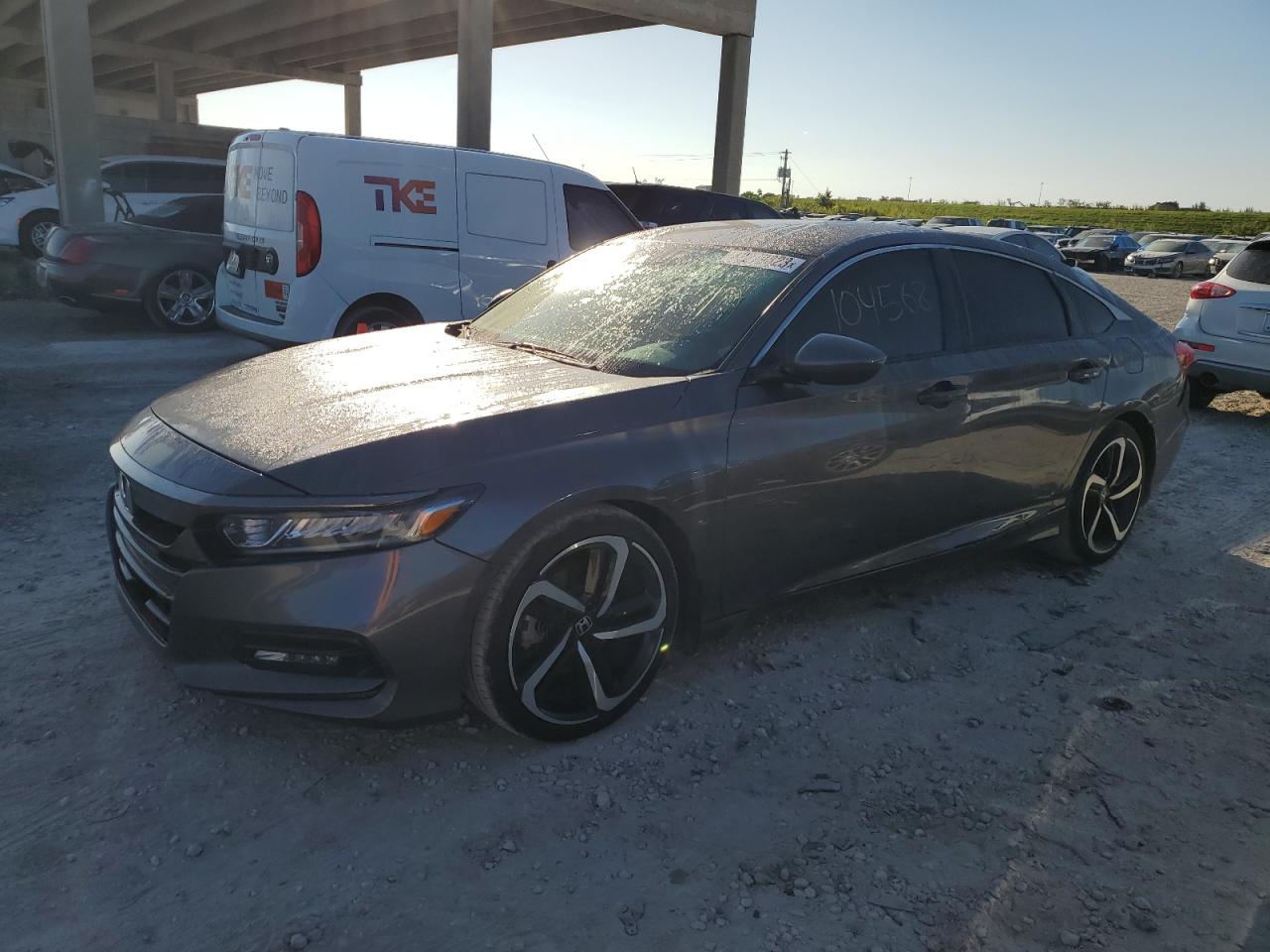 HONDA ACCORD 2018 1hgcv1f37ja219637