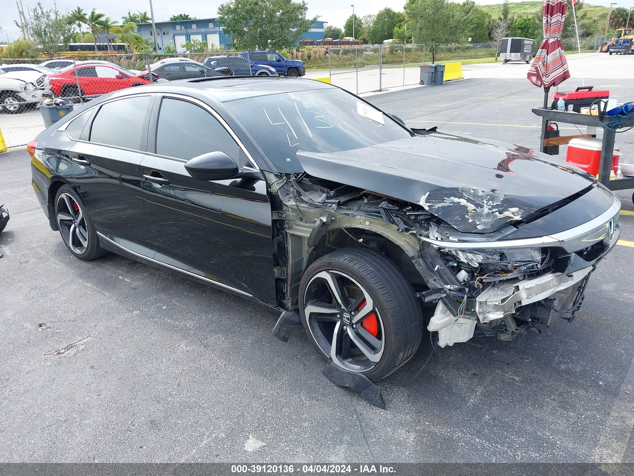 HONDA ACCORD 2018 1hgcv1f46ja211036