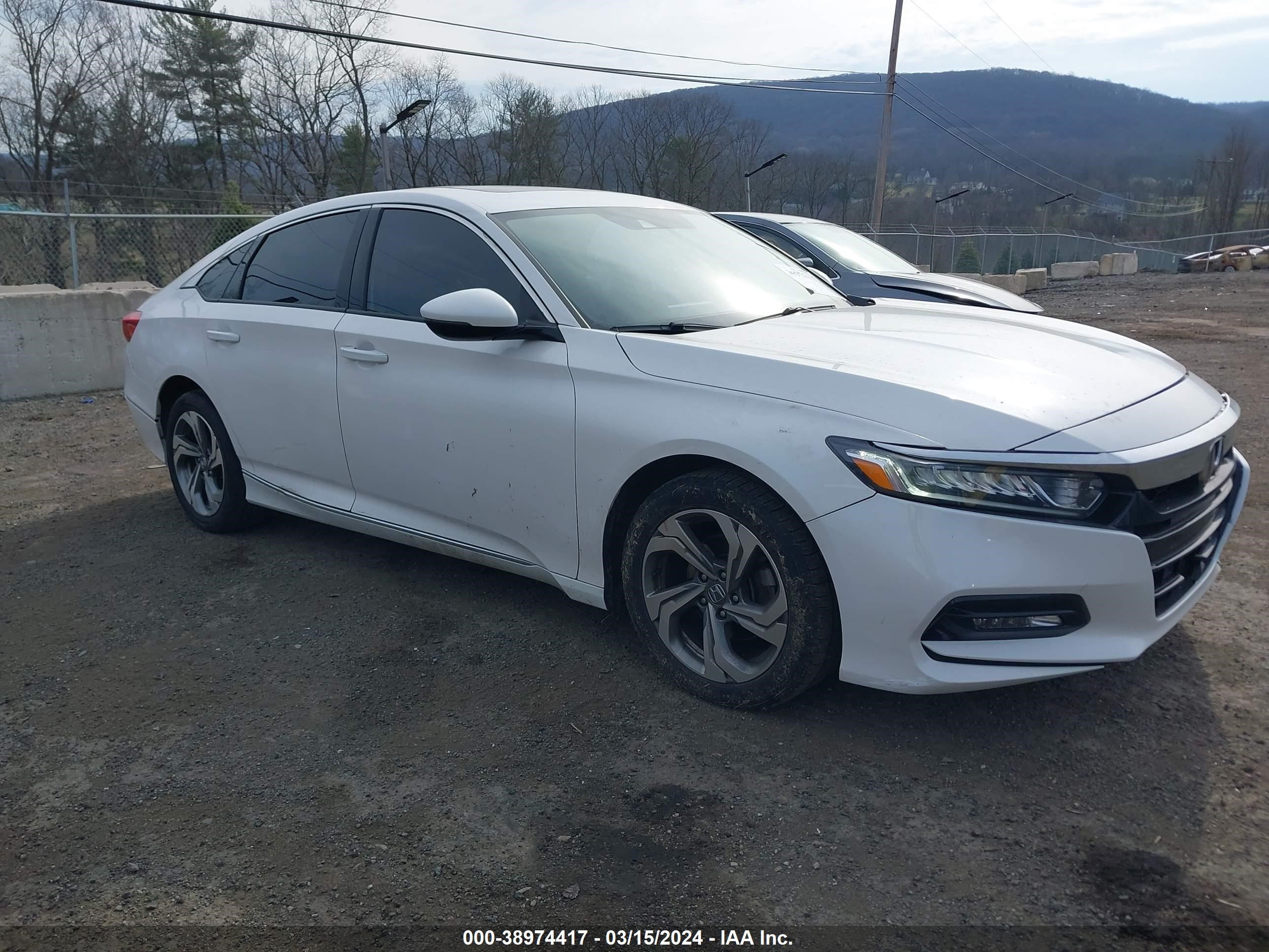 HONDA ACCORD 2018 1hgcv1f51ja175555