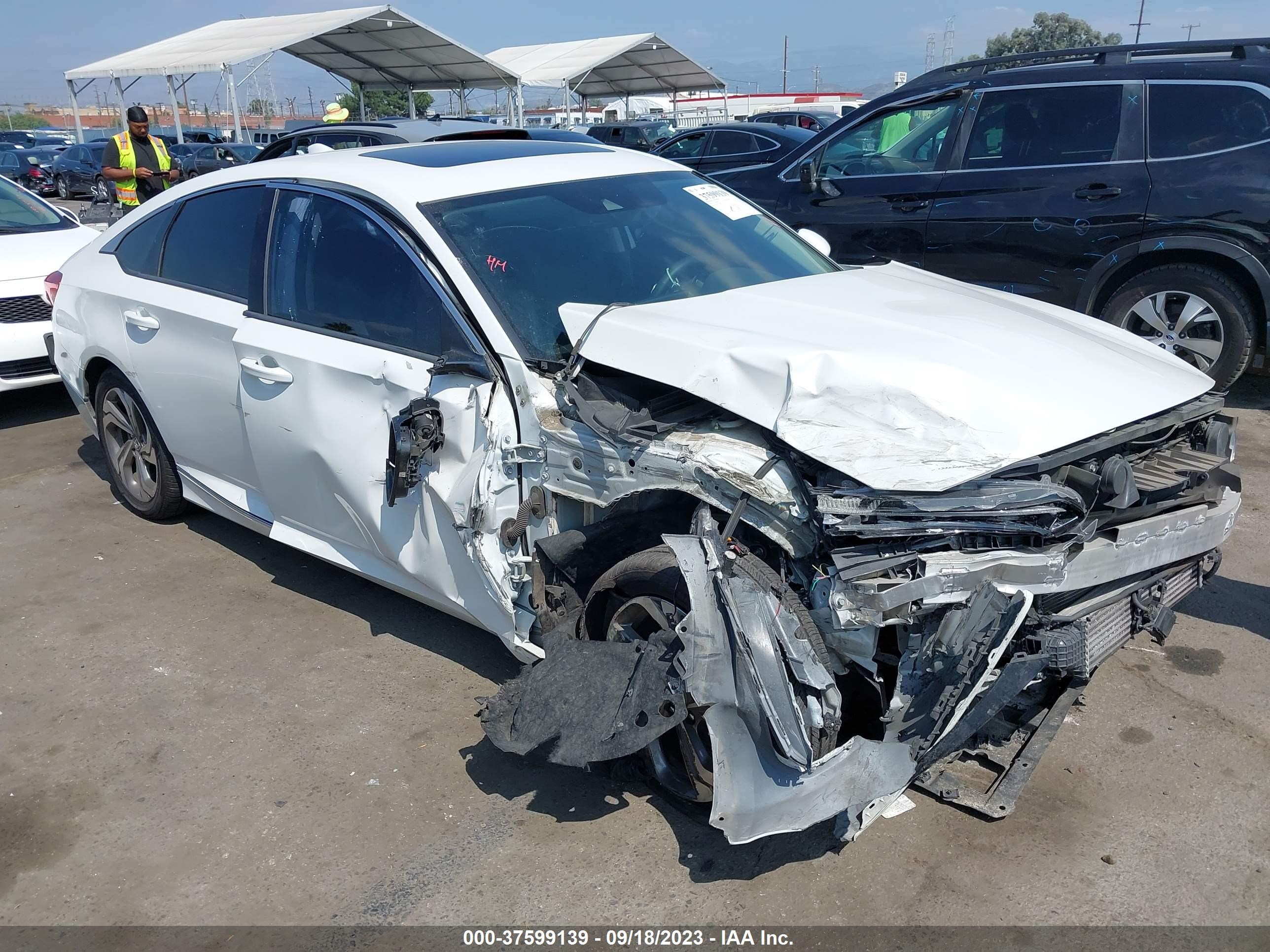 HONDA ACCORD 2018 1hgcv1f52ja059894