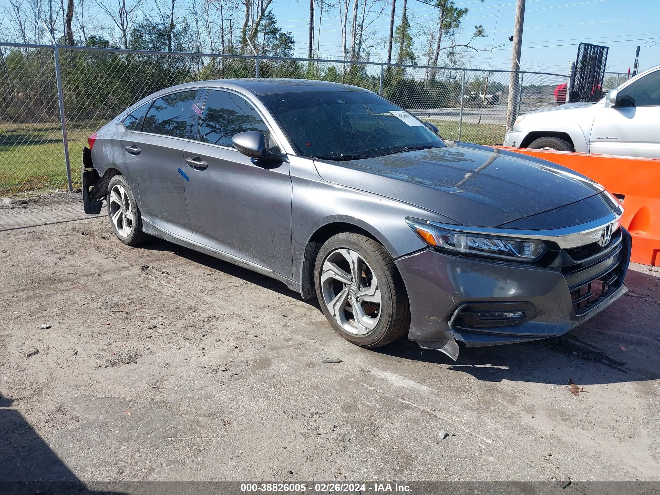 HONDA ACCORD 2018 1hgcv1f56ja085155