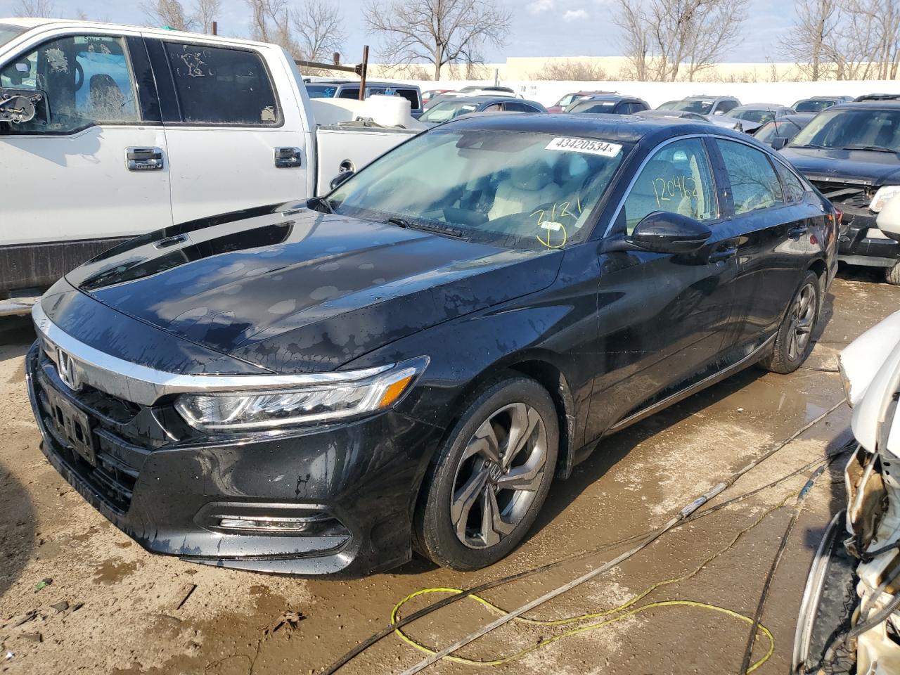 HONDA ACCORD 2018 1hgcv1f58ja081155