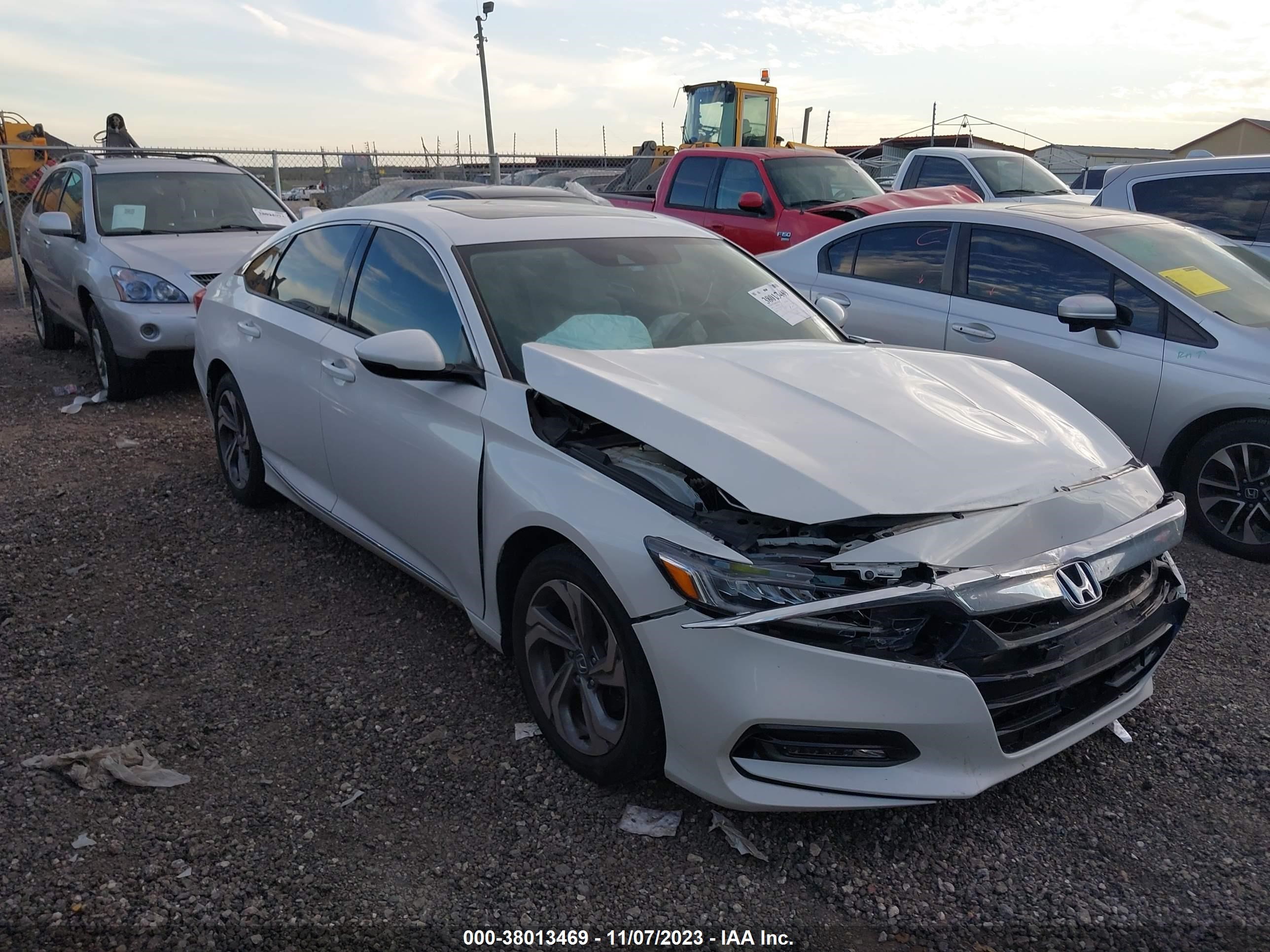 HONDA ACCORD 2018 1hgcv1f58ja182096