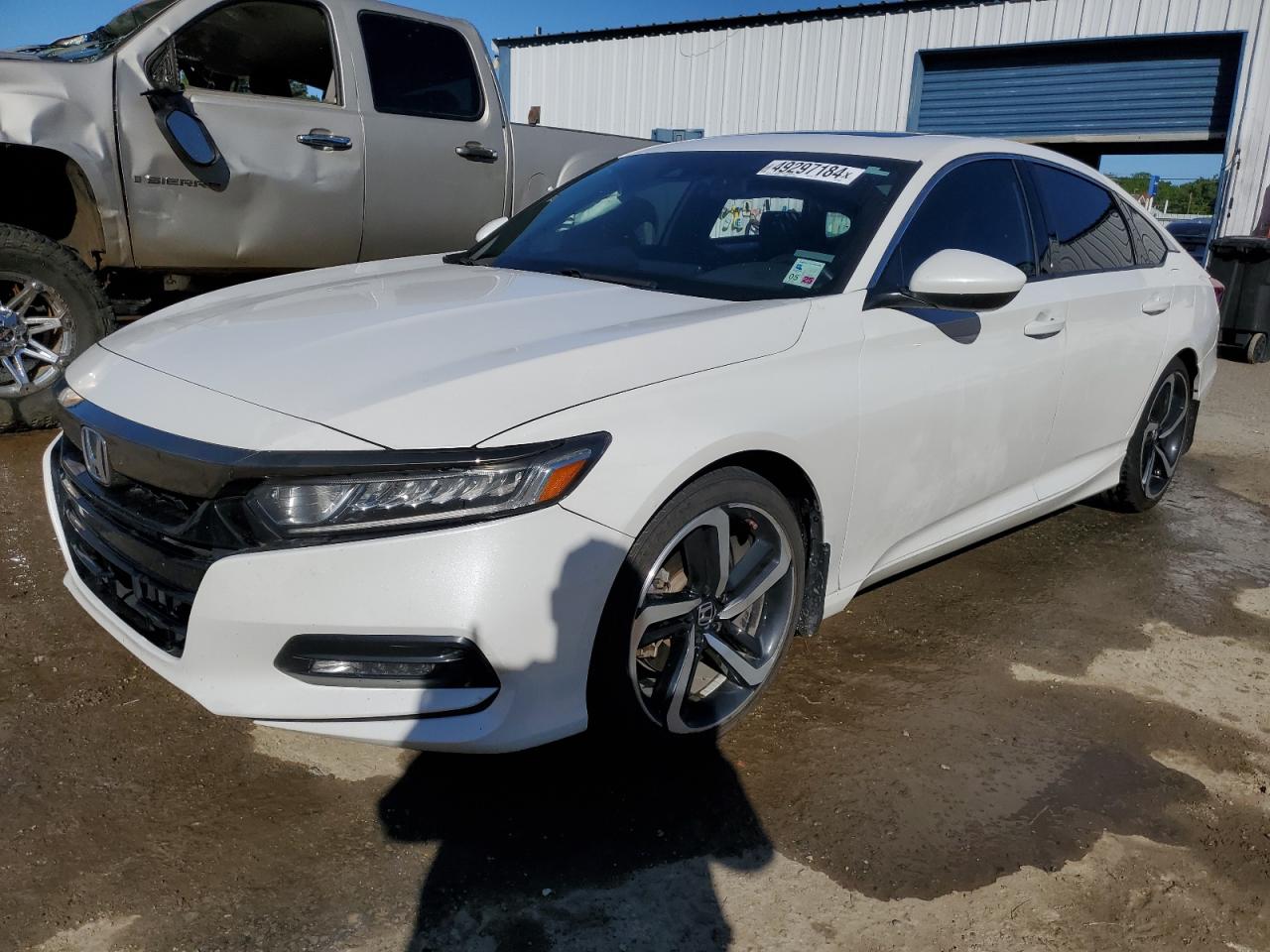 HONDA ACCORD 2018 1hgcv2f33ja018842