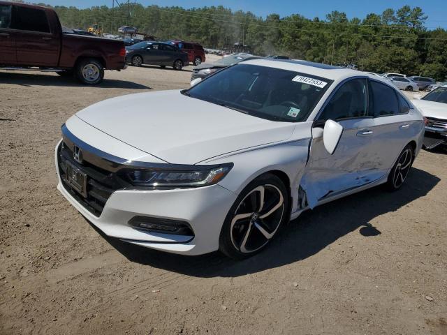 HONDA ACCORD 2018 1hgcv2f33ja032417