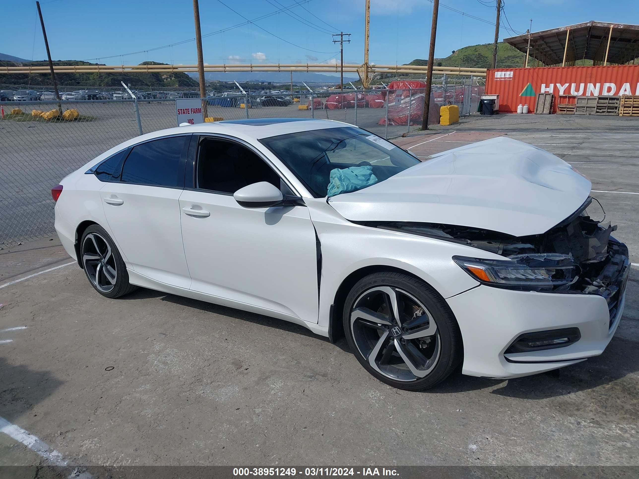 HONDA ACCORD 2018 1hgcv2f34ja054006