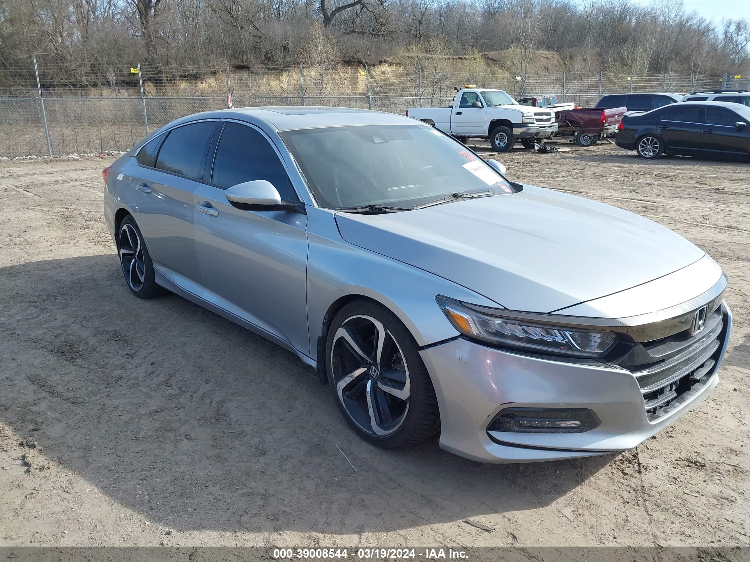 HONDA ACCORD 2018 1hgcv2f37ja004183