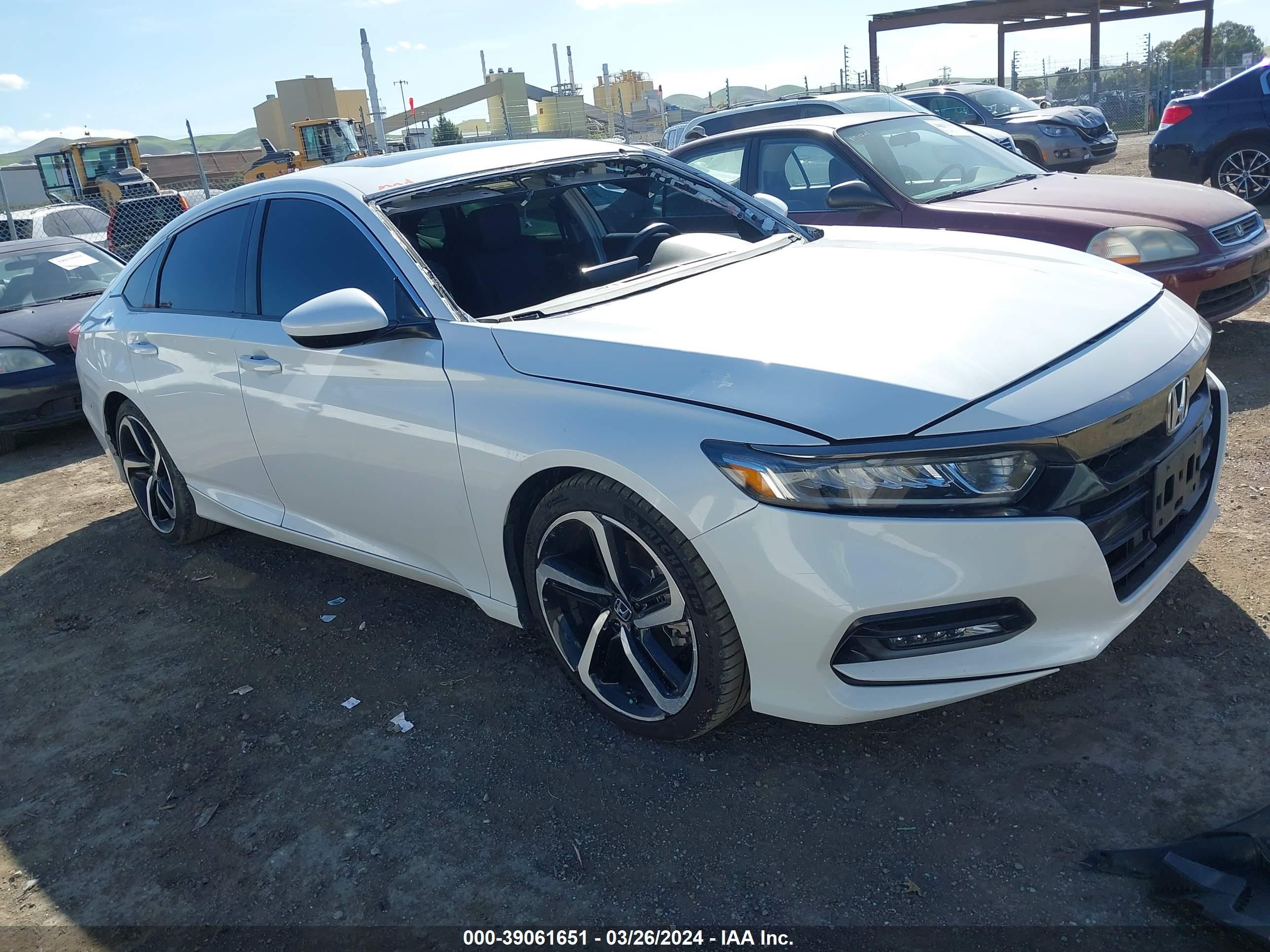 HONDA ACCORD 2018 1hgcv2f38ja030548