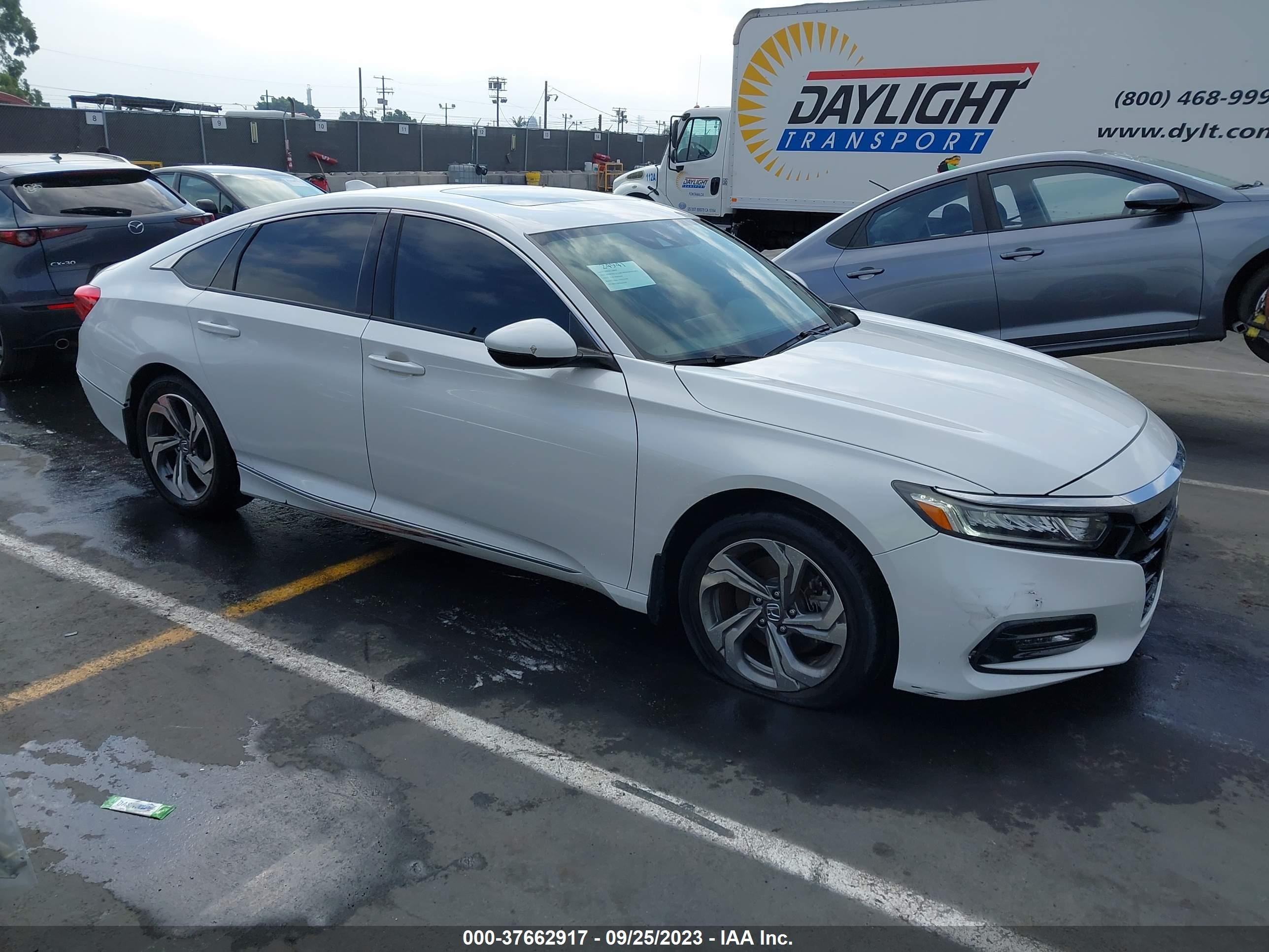 HONDA ACCORD 2018 1hgcv2f52ja011124