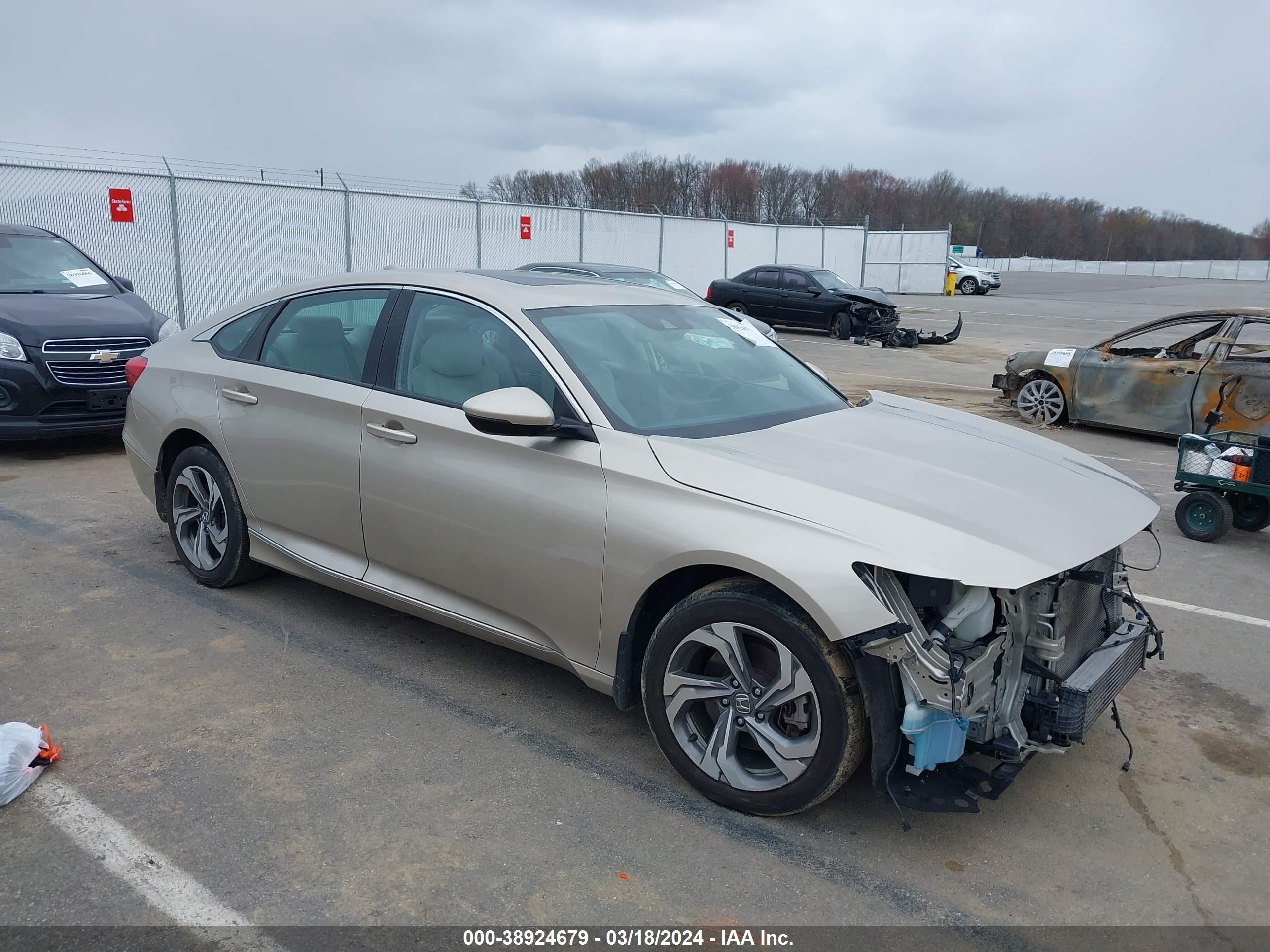 HONDA ACCORD 2018 1hgcv2f67ja019065