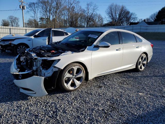 HONDA ACCORD 2018 1hgcv2f93ja017999